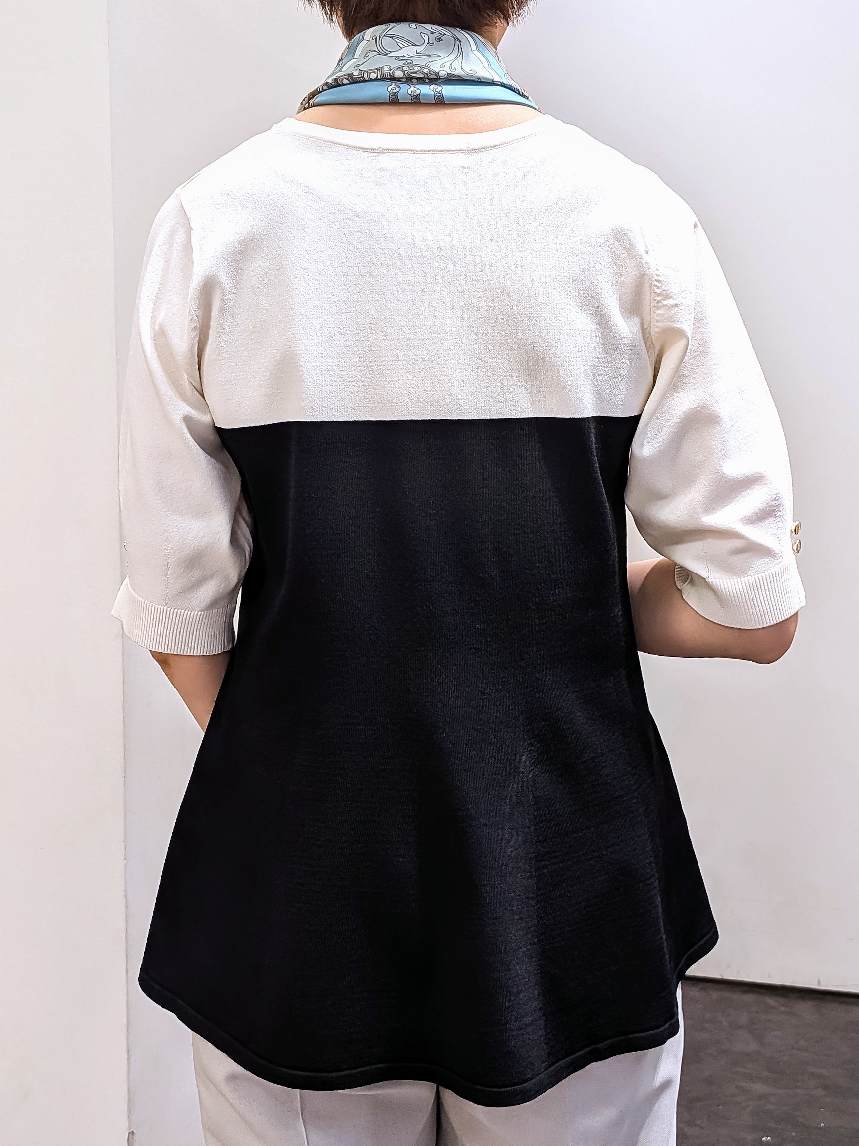 やまちゃんさんの「grove｜【体型カバー/UV・ひんやり】一枚でコーデが決まる、配色フレアニットプルオーバー」を使ったコーディネート