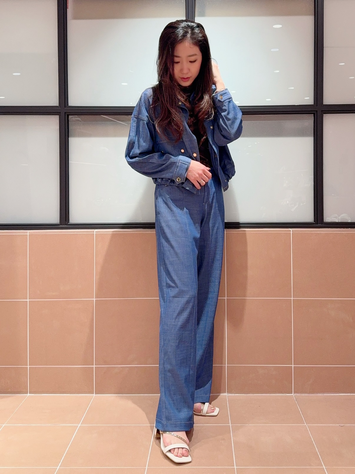 kaoriさんの「ESPERANZA｜ゴールドラインミュールサンダル」を使ったコーディネート
