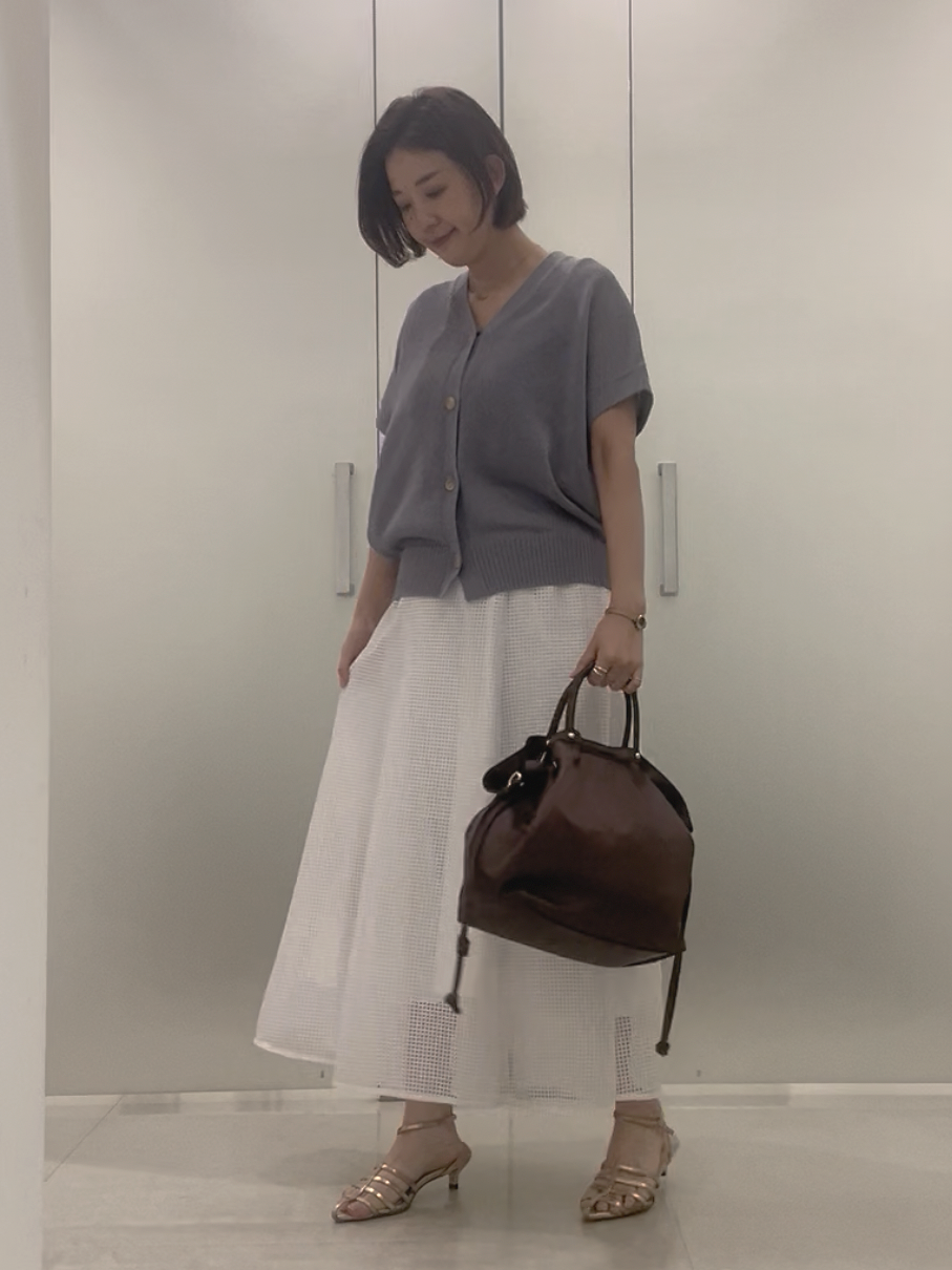 まどかさんの「UNTITLED｜【洗える/清涼感】ドライタッチスリーブレスカーディガン」を使ったコーディネート