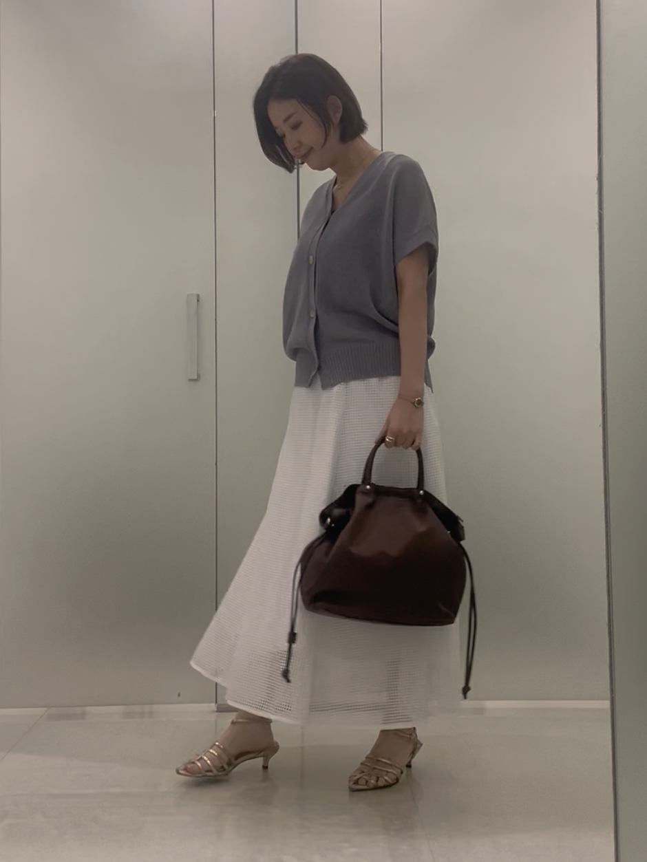 まどかさんの「UNTITLED｜【洗える/清涼感】ドライタッチスリーブレスカーディガン」を使ったコーディネート
