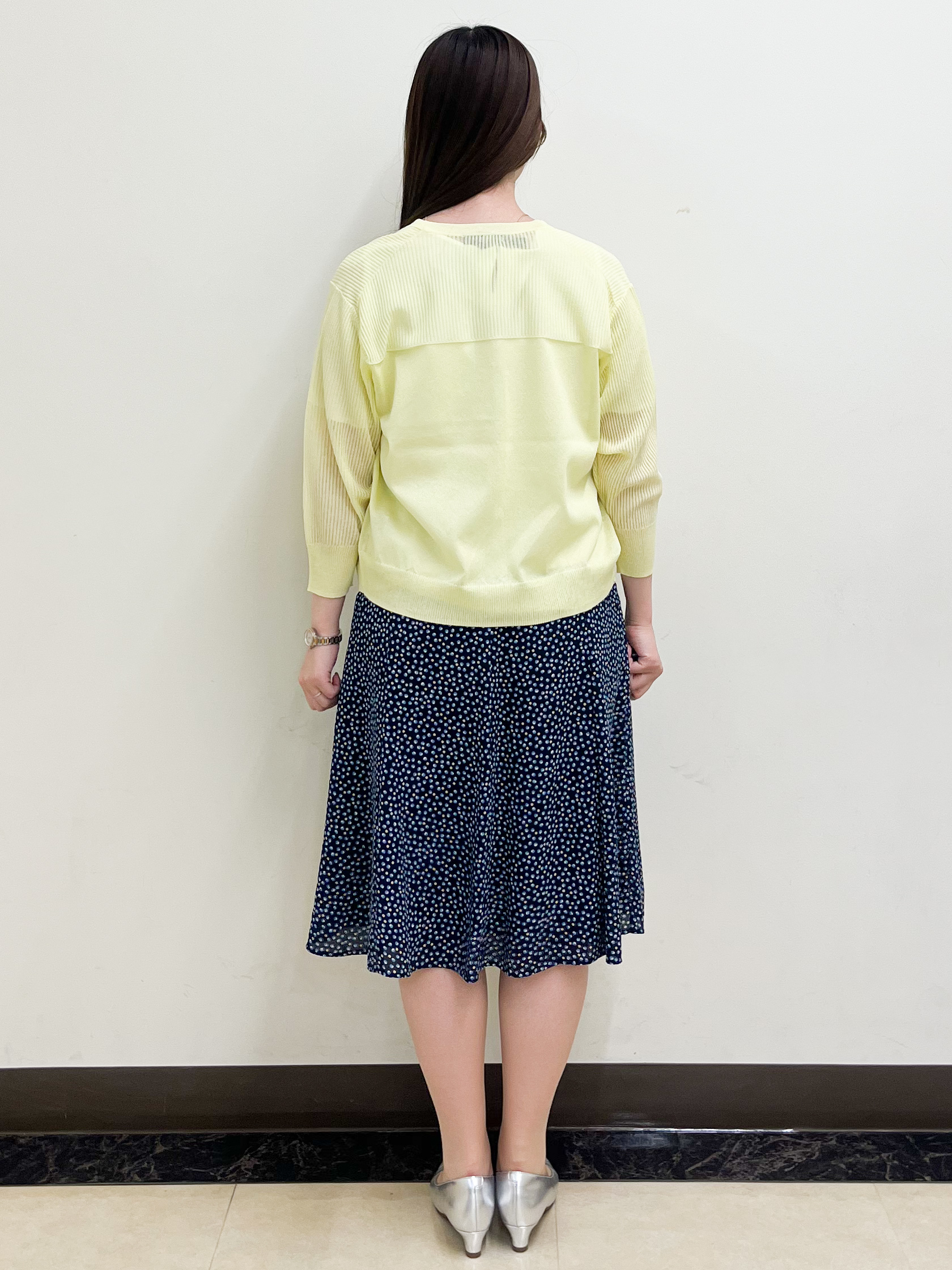 mikikoさんの「Reflect｜Vネックニットカーディガン」を使ったコーディネート
