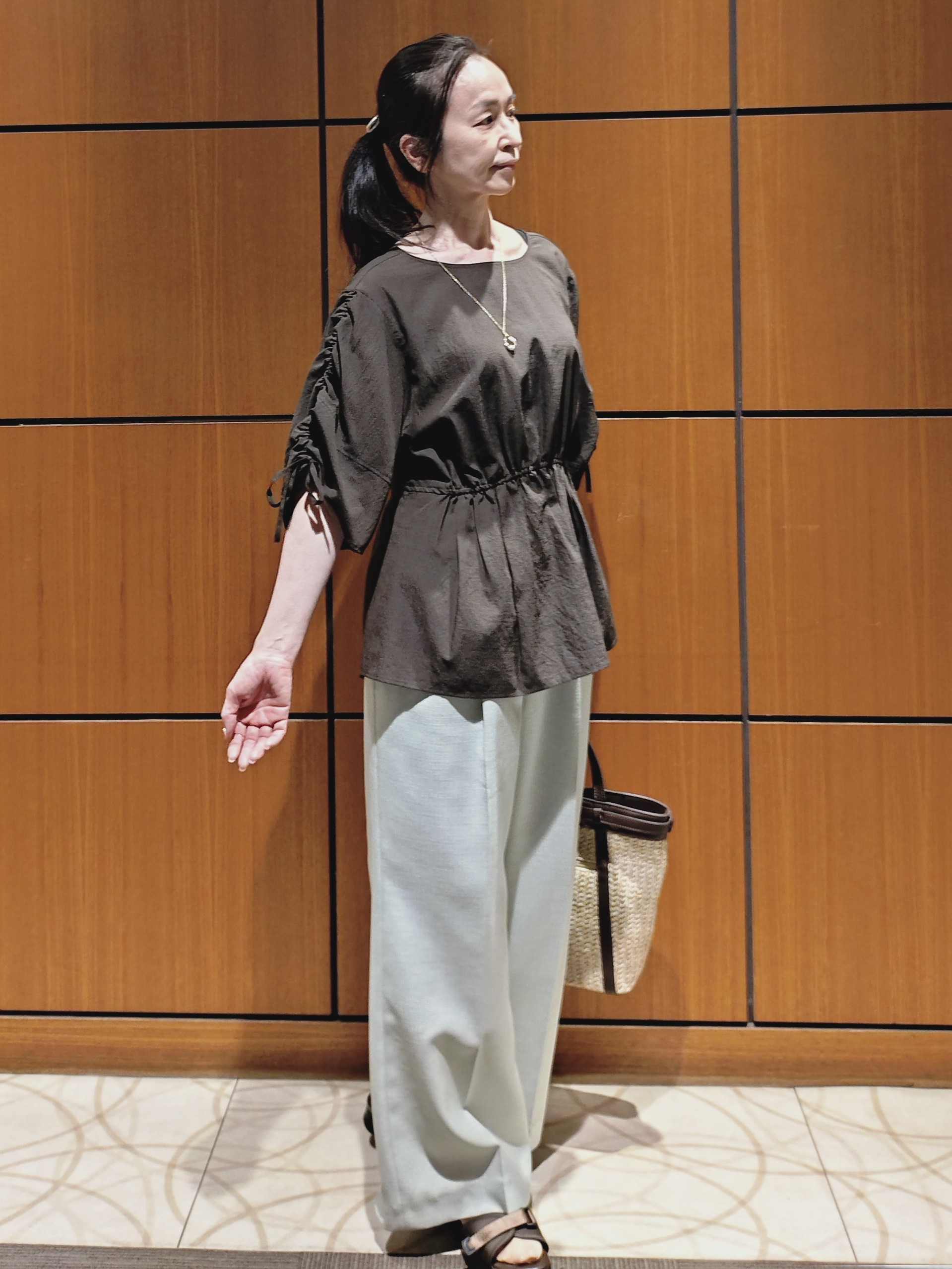 Kさんの「Reflect｜【通気性あり／涼しい／マシンウォッシャブル】ウエストギャザーブラウス」を使ったコーディネート