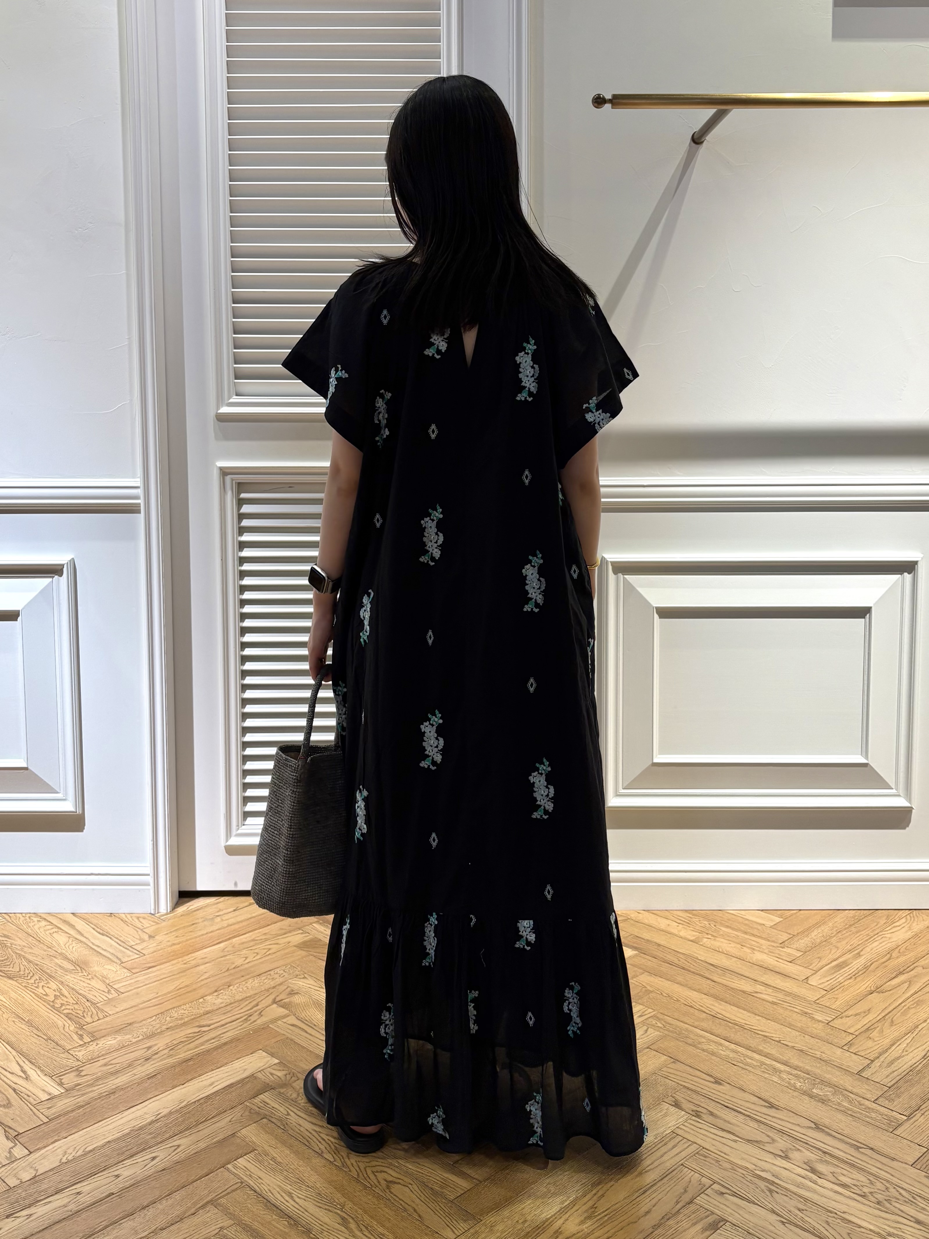 cocoさんの「DRESSTERIOR｜NICOLAS LAINAS（ニコラスライナス）ソフトソールトングサンダル」を使ったコーディネート