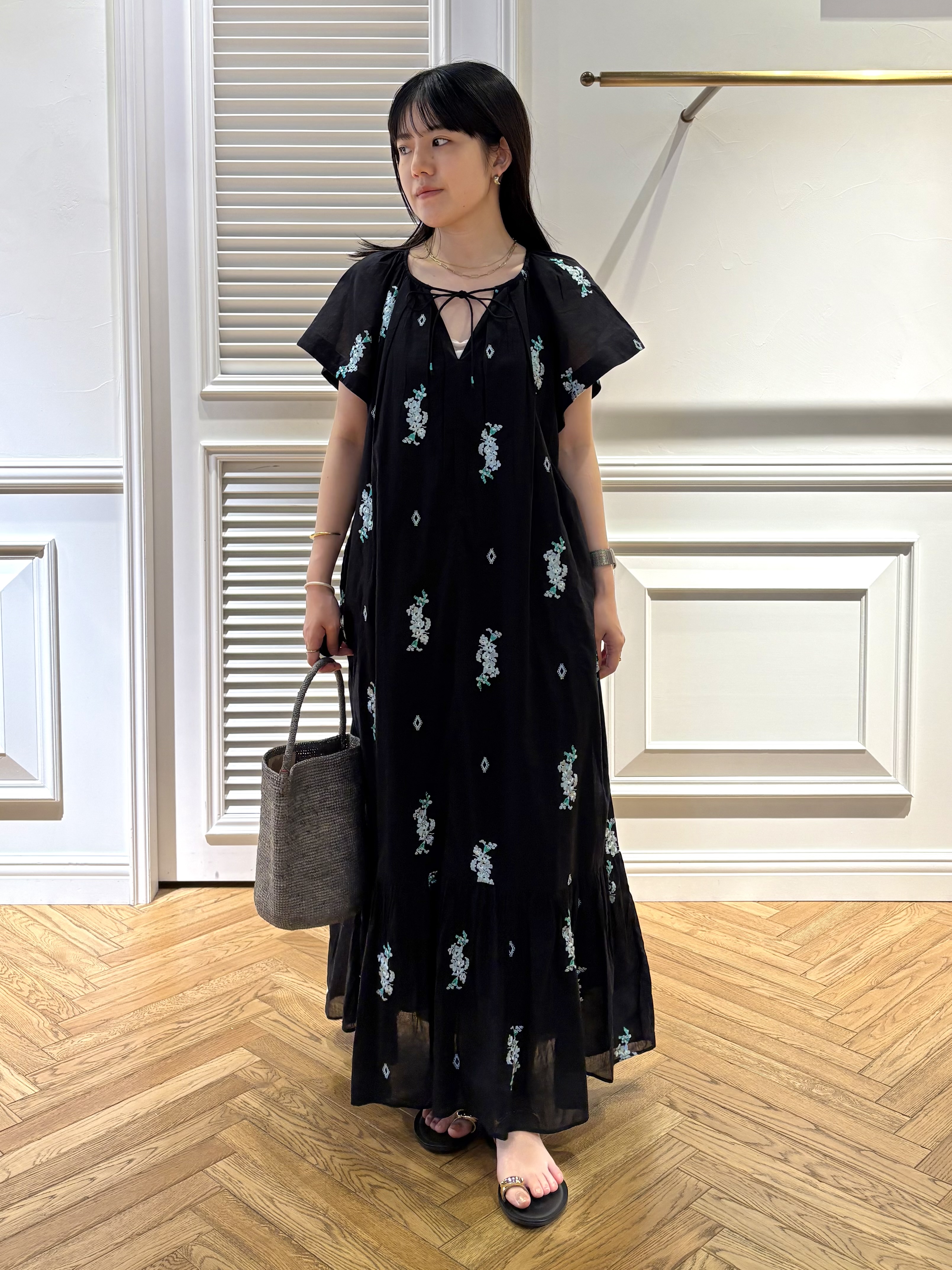cocoさんの「DRESSTERIOR｜NICOLAS LAINAS（ニコラスライナス）ソフトソールトングサンダル」を使ったコーディネート