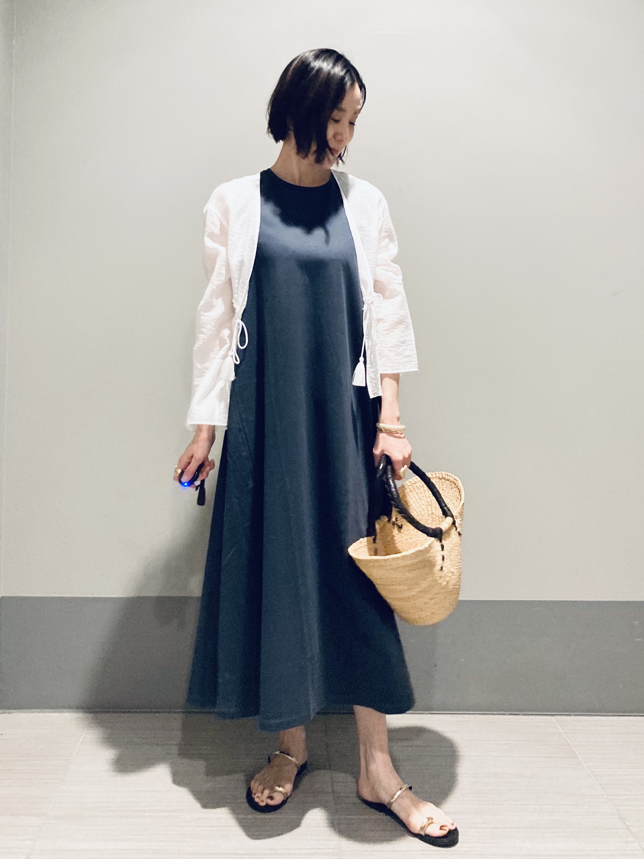 Furuさんの「DRESSTERIOR｜【接触冷感／抗菌防臭／消臭/ウォッシャブル】アイスクリアコットン フレンチスリーブワンピース」を使ったコーディネート