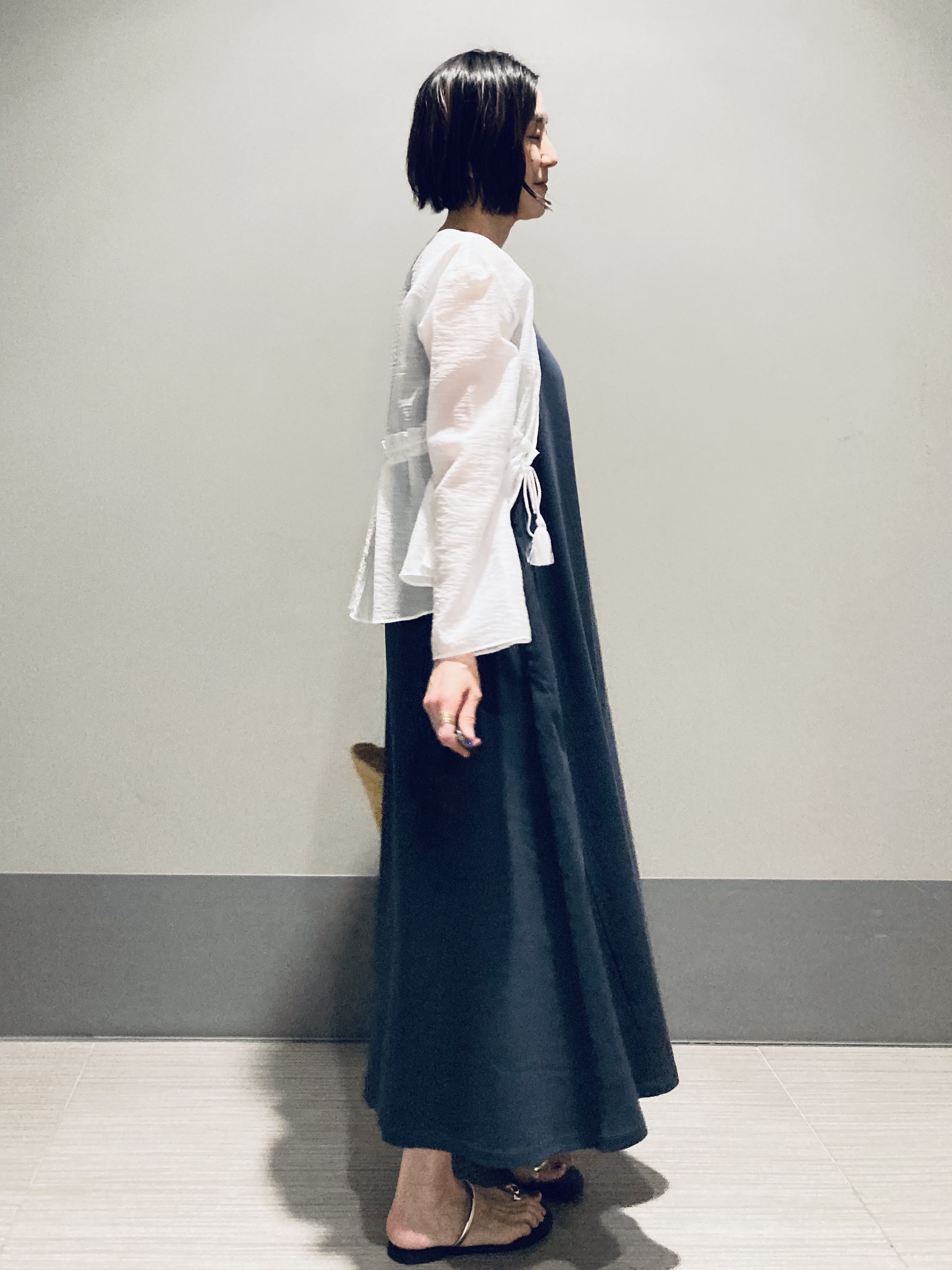 Furuさんの「DRESSTERIOR｜【接触冷感／抗菌防臭／消臭/ウォッシャブル】アイスクリアコットン フレンチスリーブワンピース」を使ったコーディネート