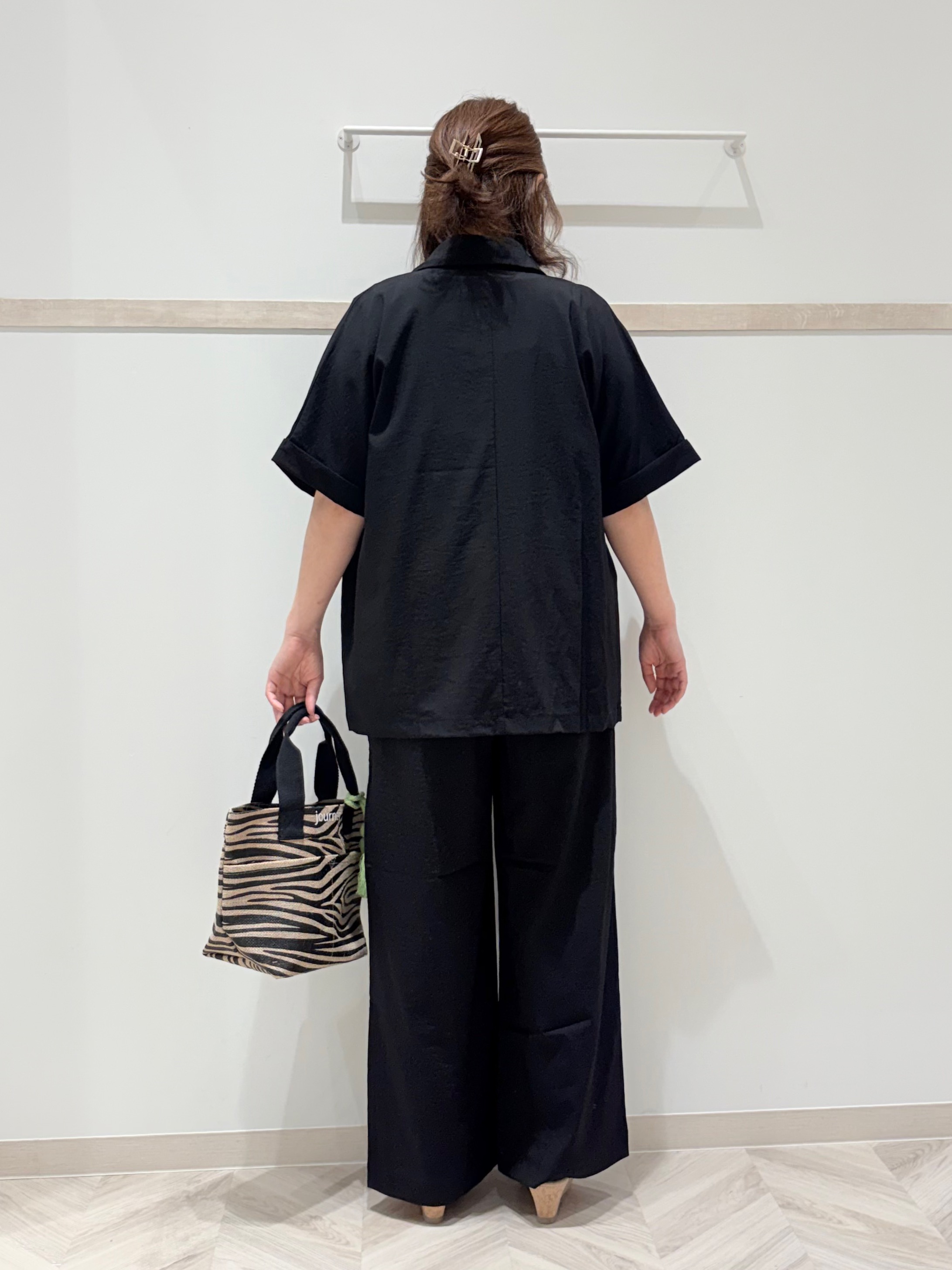 c_h_i_k_aさんの「SHOO･LA･RUE｜【高レビュー/洗濯機可/セットアップ可】軽凛(かろりん) ひんやり半袖ジャケット」を使ったコーディネート