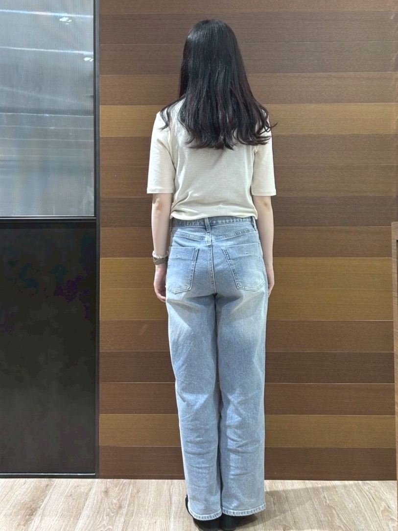 hinaさんの「OPAQUE.CLIP｜シアーコットンヘンリーネックカットソー【洗濯機OK】」を使ったコーディネート