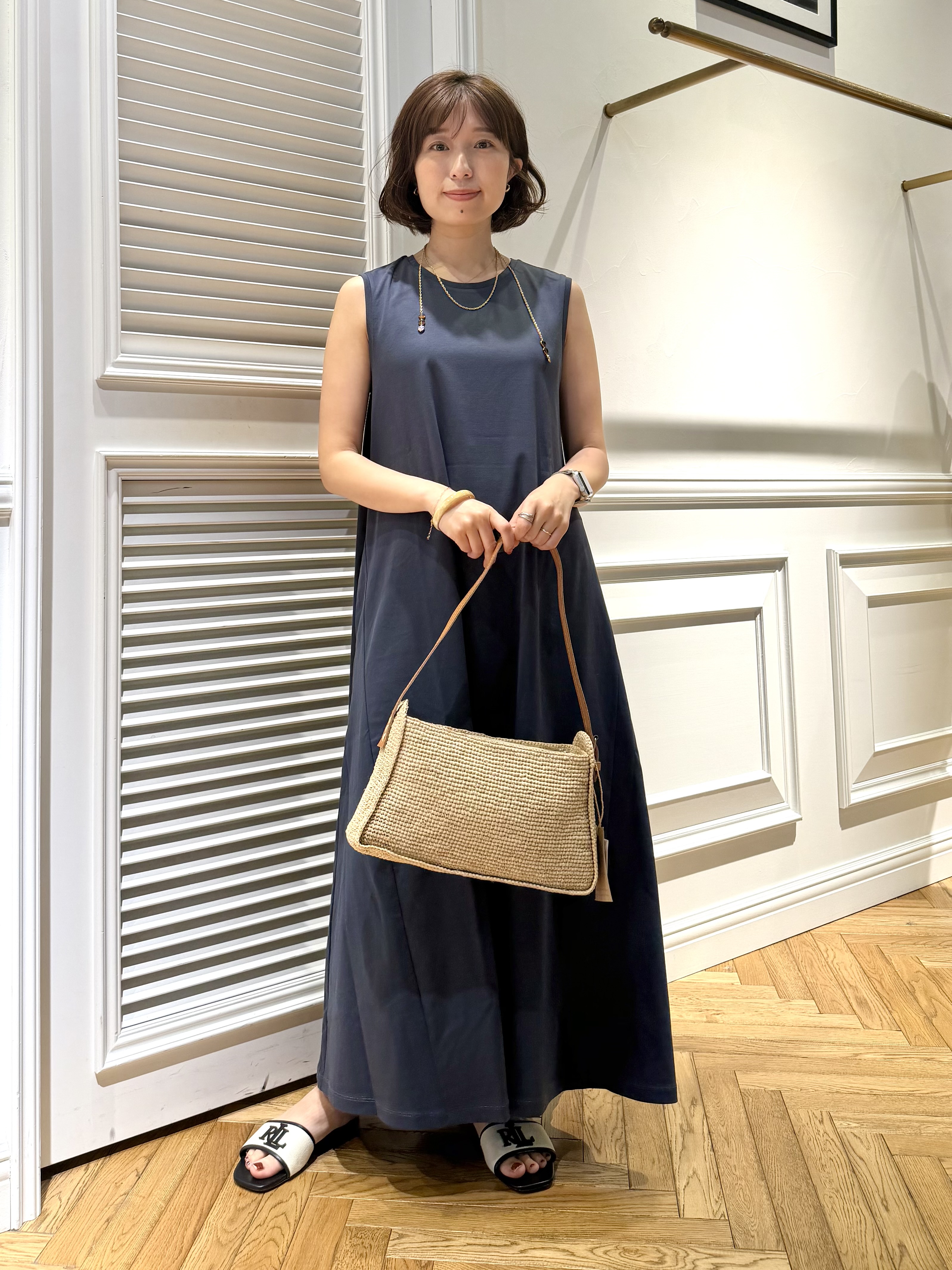 つじ まこさんの「DRESSTERIOR｜【接触冷感／抗菌防臭／消臭/ウォッシャブル】アイスクリアコットン フレンチスリーブワンピース」を使ったコーディネート
