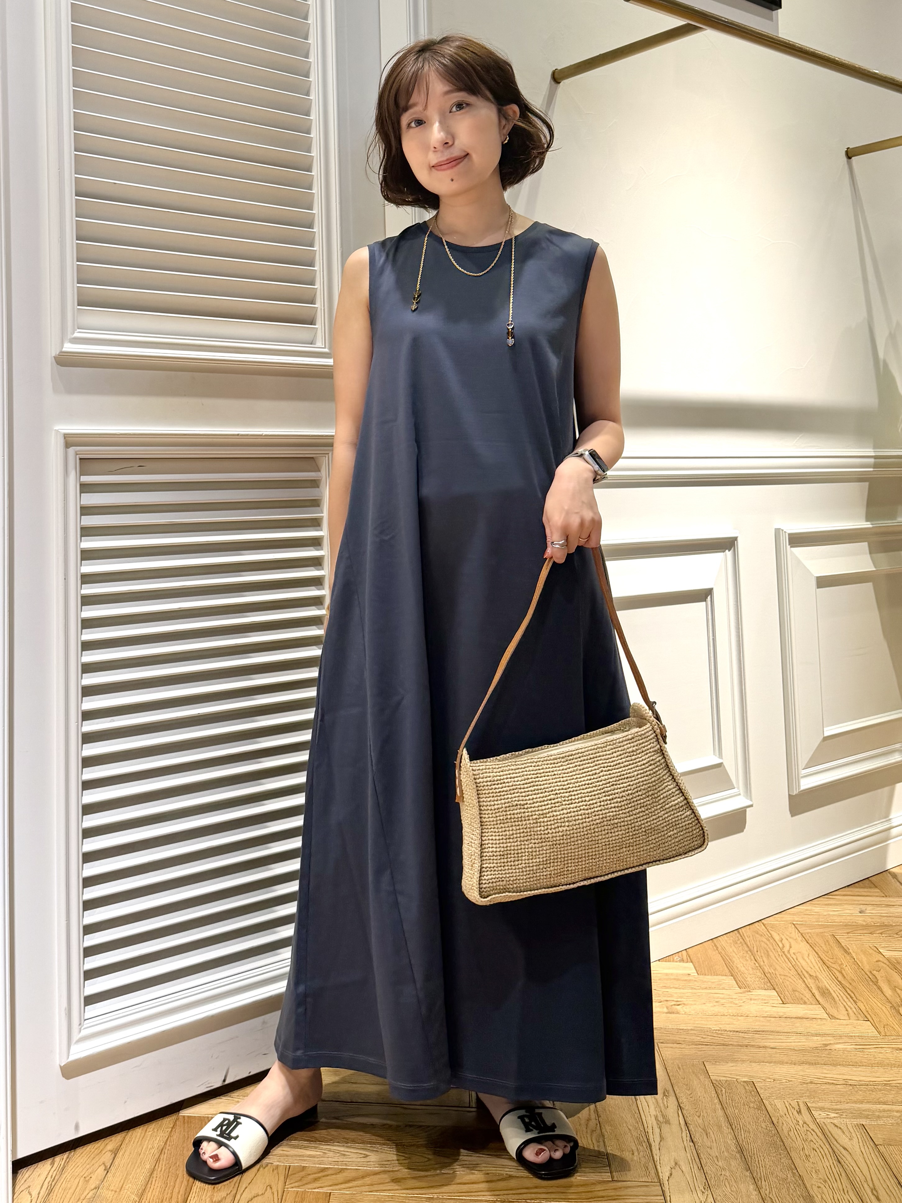 つじ まこさんの「DRESSTERIOR｜【接触冷感／抗菌防臭／消臭/ウォッシャブル】アイスクリアコットン フレンチスリーブワンピース」を使ったコーディネート