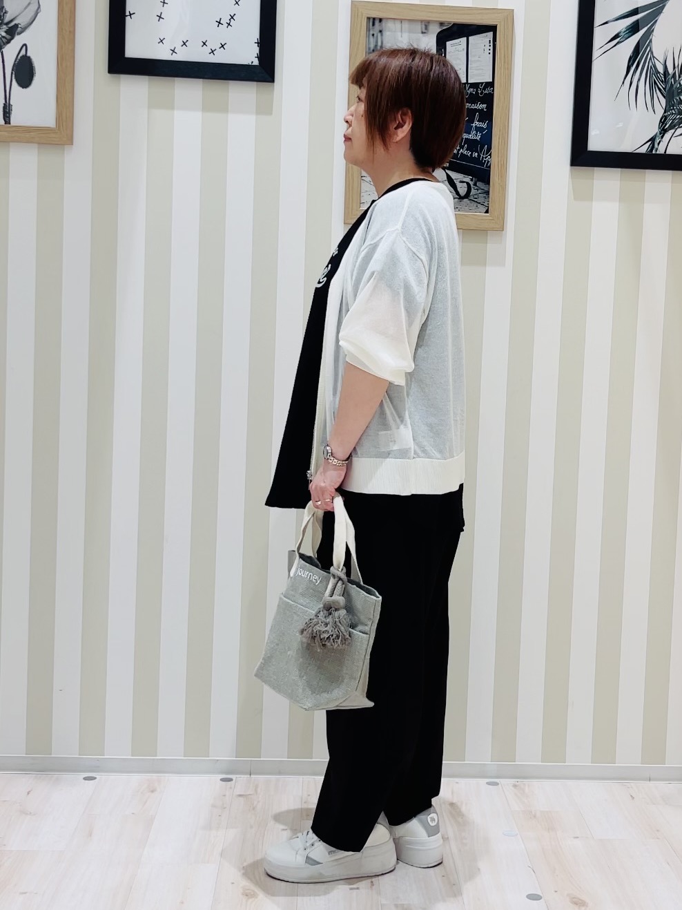 ma_miさんの「SHOO･LA･RUE｜【ひんやり/洗濯機可/S-LL】程よいVネックですっきり魅せる ジップアップ 7分袖シアーカーディガ」を使ったコーディネート