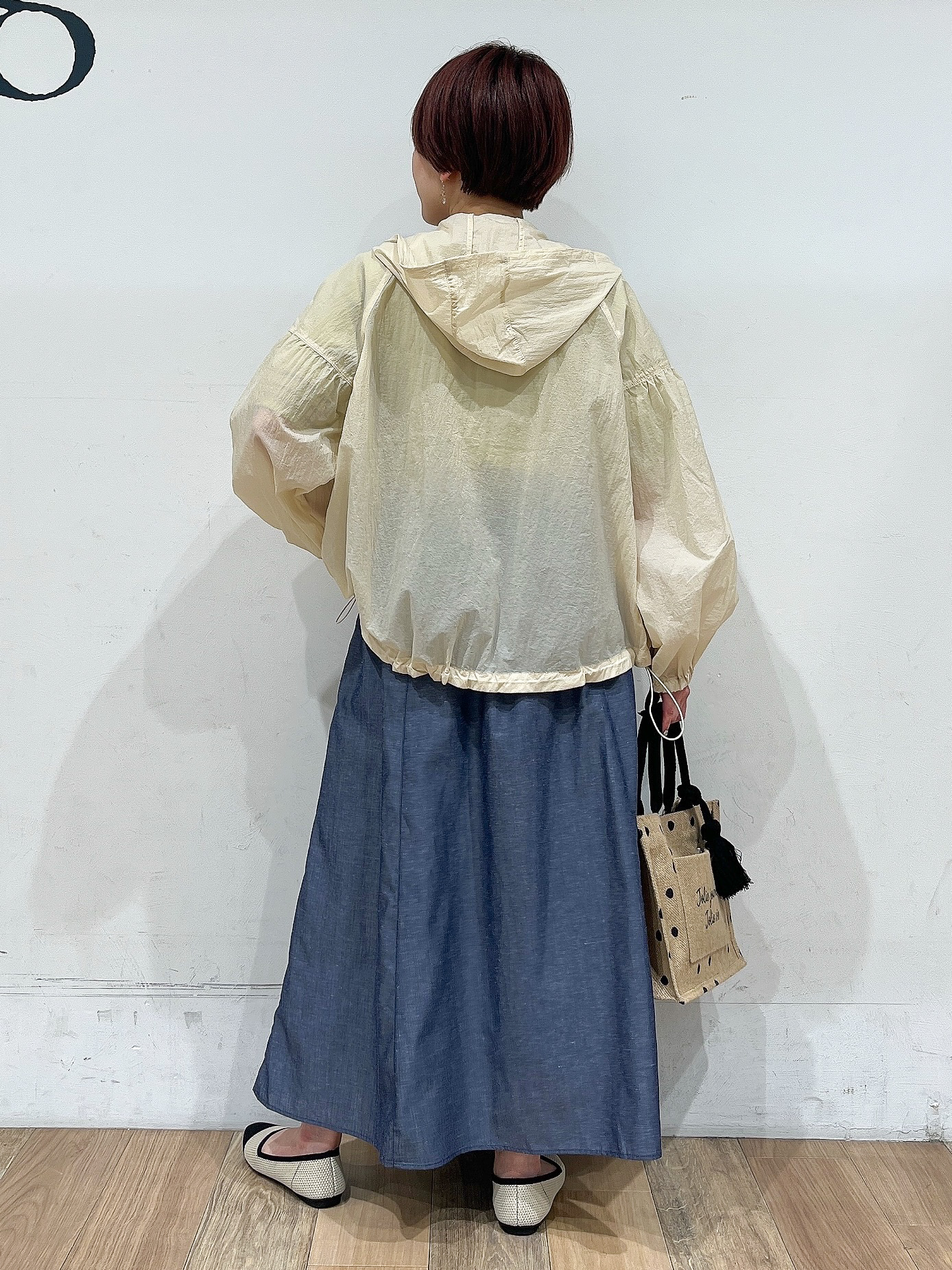 山さんさんの「grove｜【二の腕カバー/UV・ひんやり】袖口透かし刺繍Tシャツ」を使ったコーディネート