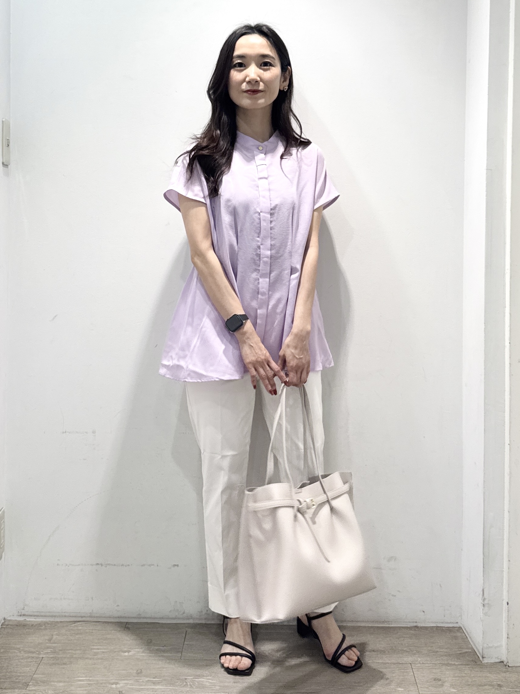 yuicciさんの「OPAQUE.CLIP｜【接触冷感／吸水速乾】リネンライク タックフレンチスリーブブラウス《洗濯機OK》」を使ったコーディネート