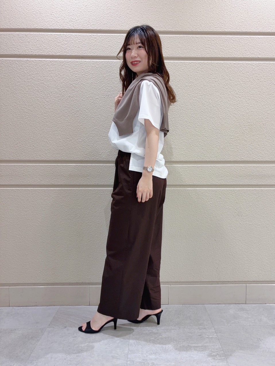 ユナさんの「UNTITLED｜【古畑星夏さん着用/ロゴ/プリント】グラフィックTシャツ」を使ったコーディネート
