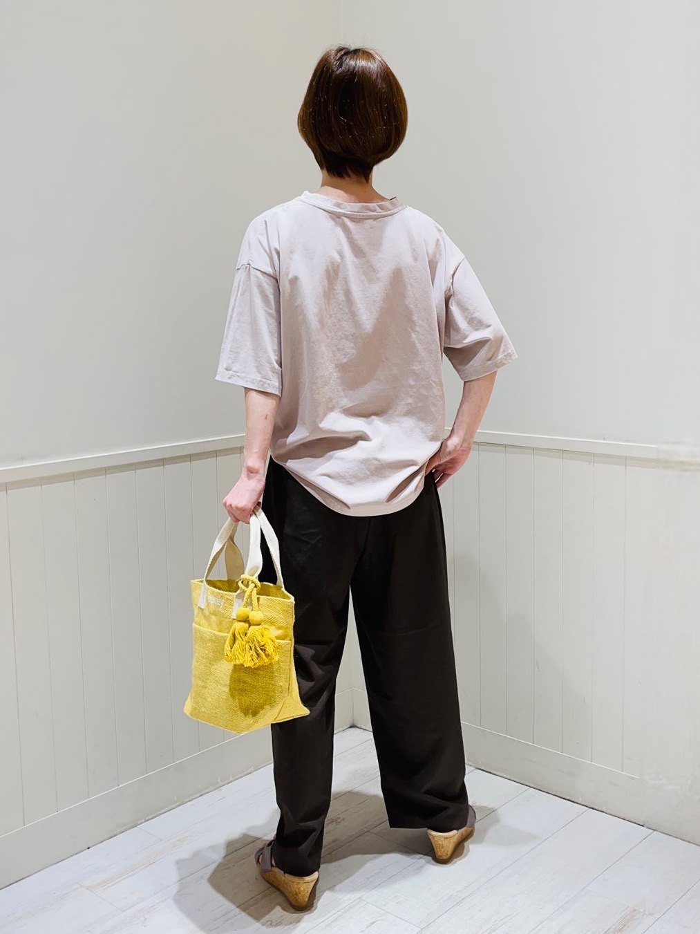 あきさんの「SHOO･LA･RUE｜【ひんやり/S-LL/洗濯機可】選べる3柄 ヴィンテージ風こなれアソートTシャツ」を使ったコーディネート