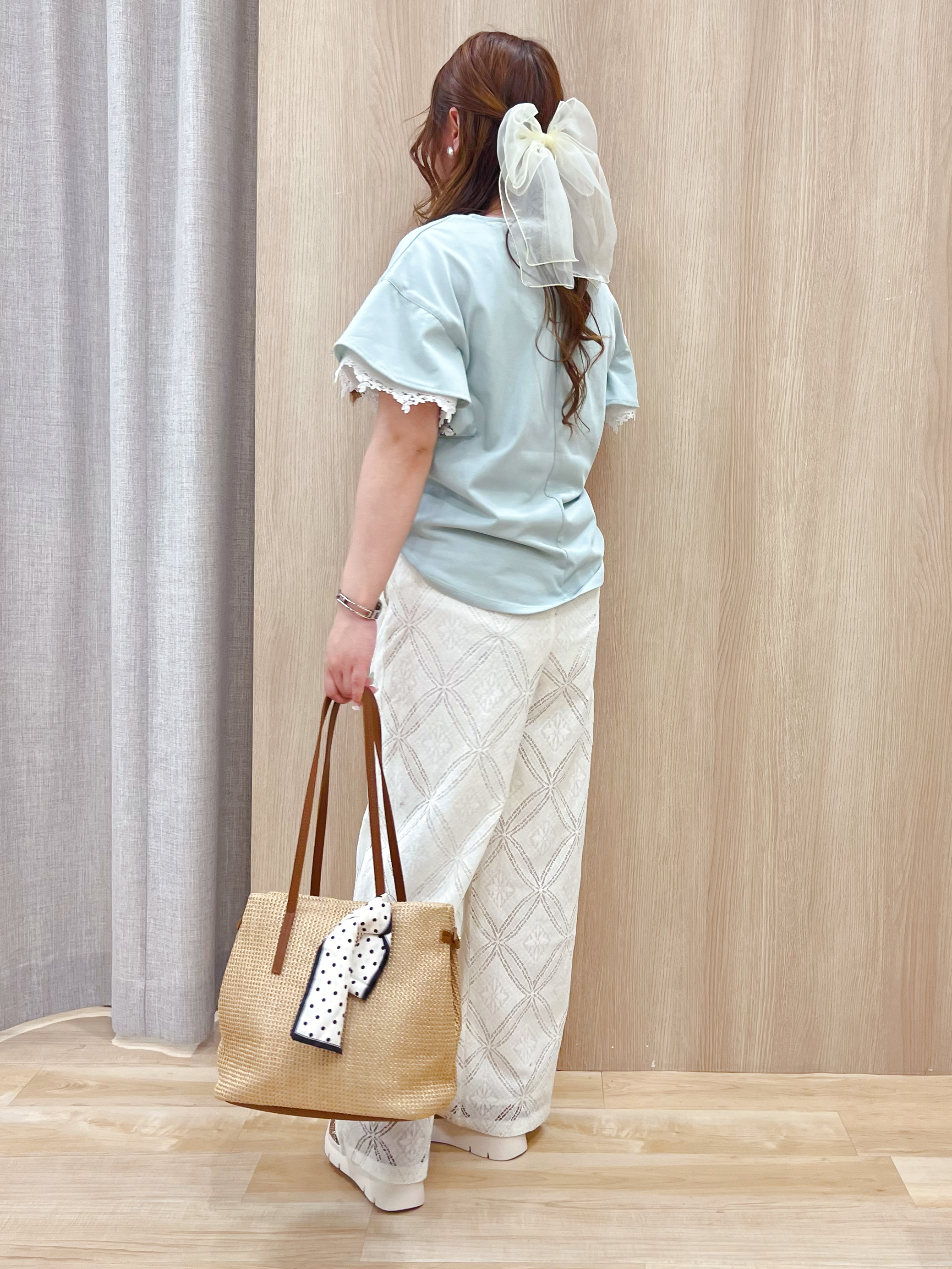 みことさんの「grove｜【二の腕カバー、UV/ひんやり】涼しく華やかに、レースレイヤードスリーブTシャツ」を使ったコーディネート