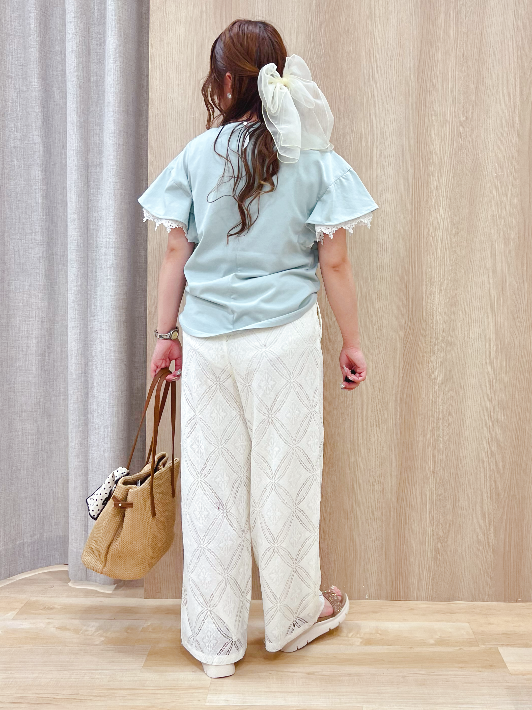 みことさんの「grove｜【二の腕カバー、UV/ひんやり】涼しく華やかに、レースレイヤードスリーブTシャツ」を使ったコーディネート