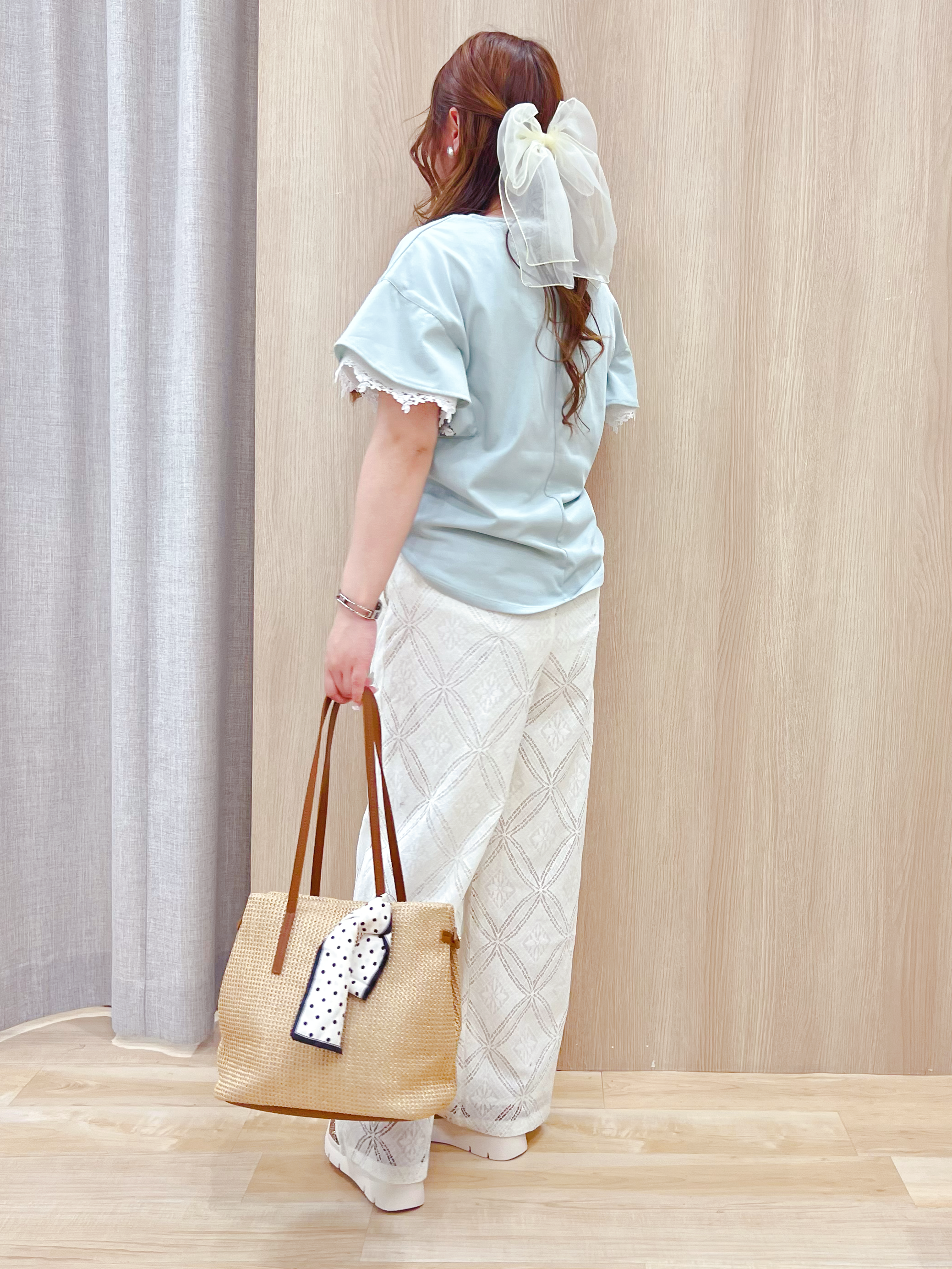みことさんの「grove｜【二の腕カバー、UV/ひんやり】涼しく華やかに、レースレイヤードスリーブTシャツ」を使ったコーディネート