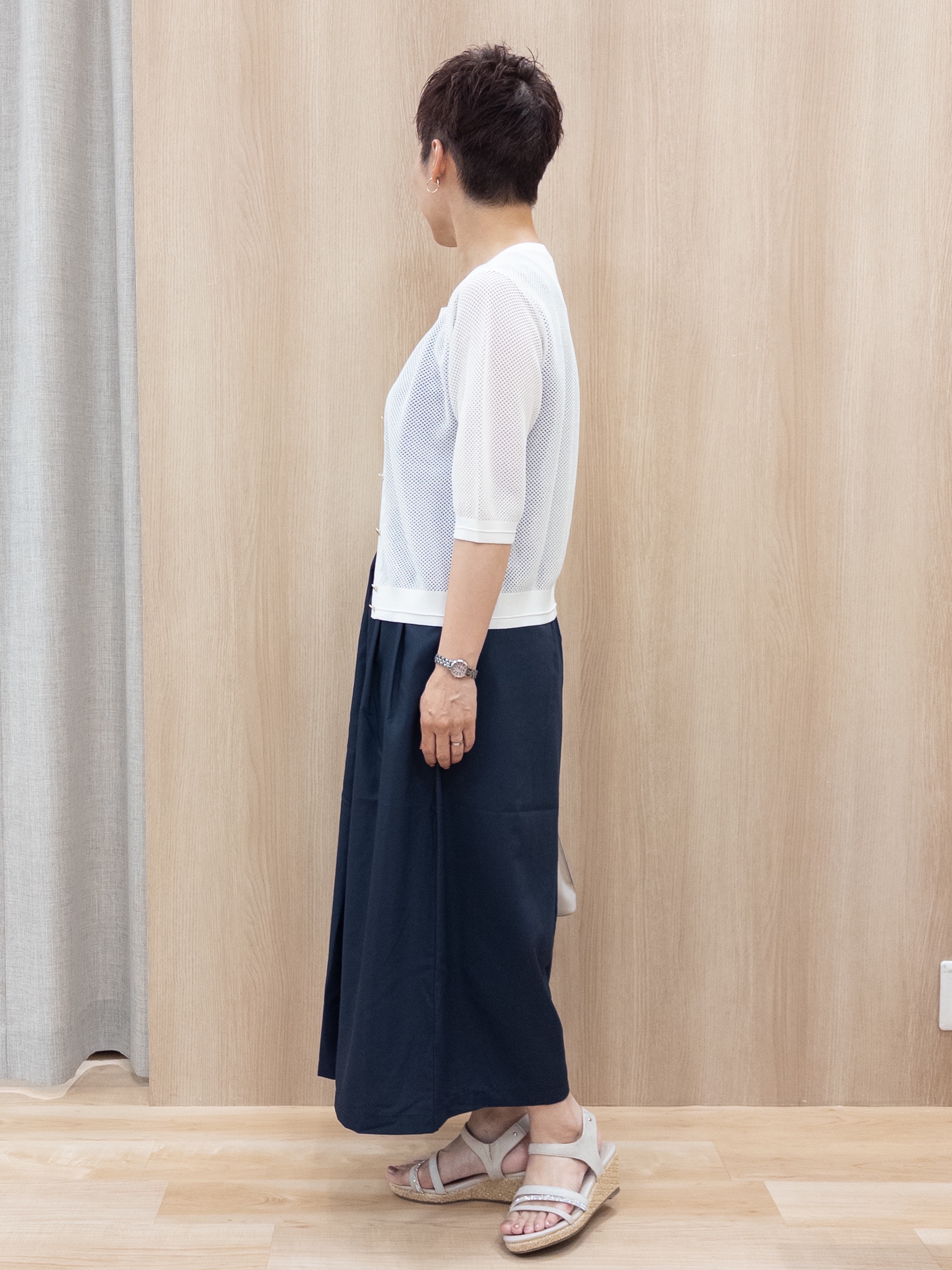 シュウコさんの「grove｜【貴島明日香さん着用・洗える】透けない、大人のメッシュカーディガン」を使ったコーディネート