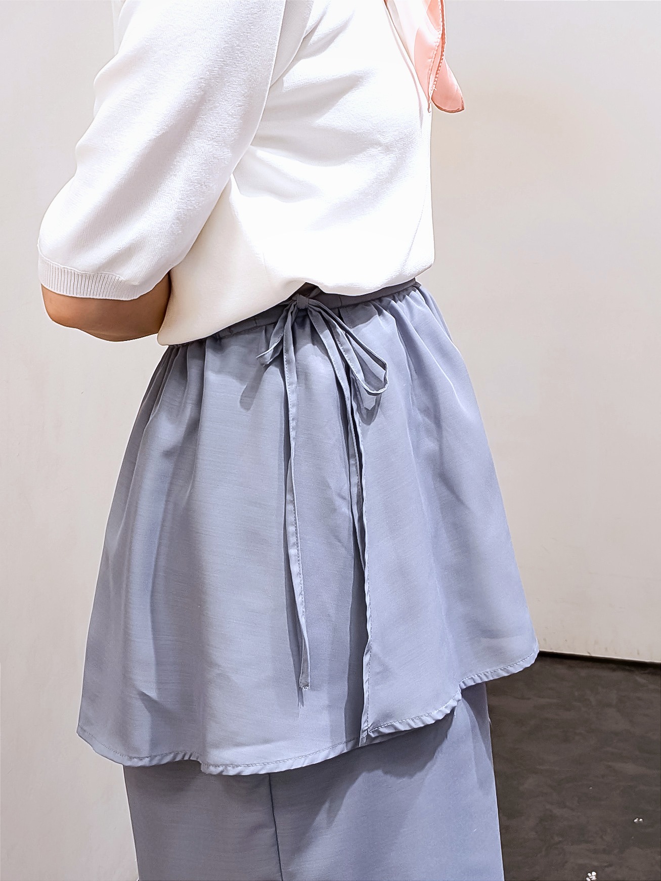 やまちゃんさんの「grove｜【シリーズ累計36万枚/UVカット・ひんやり・洗濯機OK】やわらかドライタッチ 五分袖クルーネックニ」を使ったコーディネート