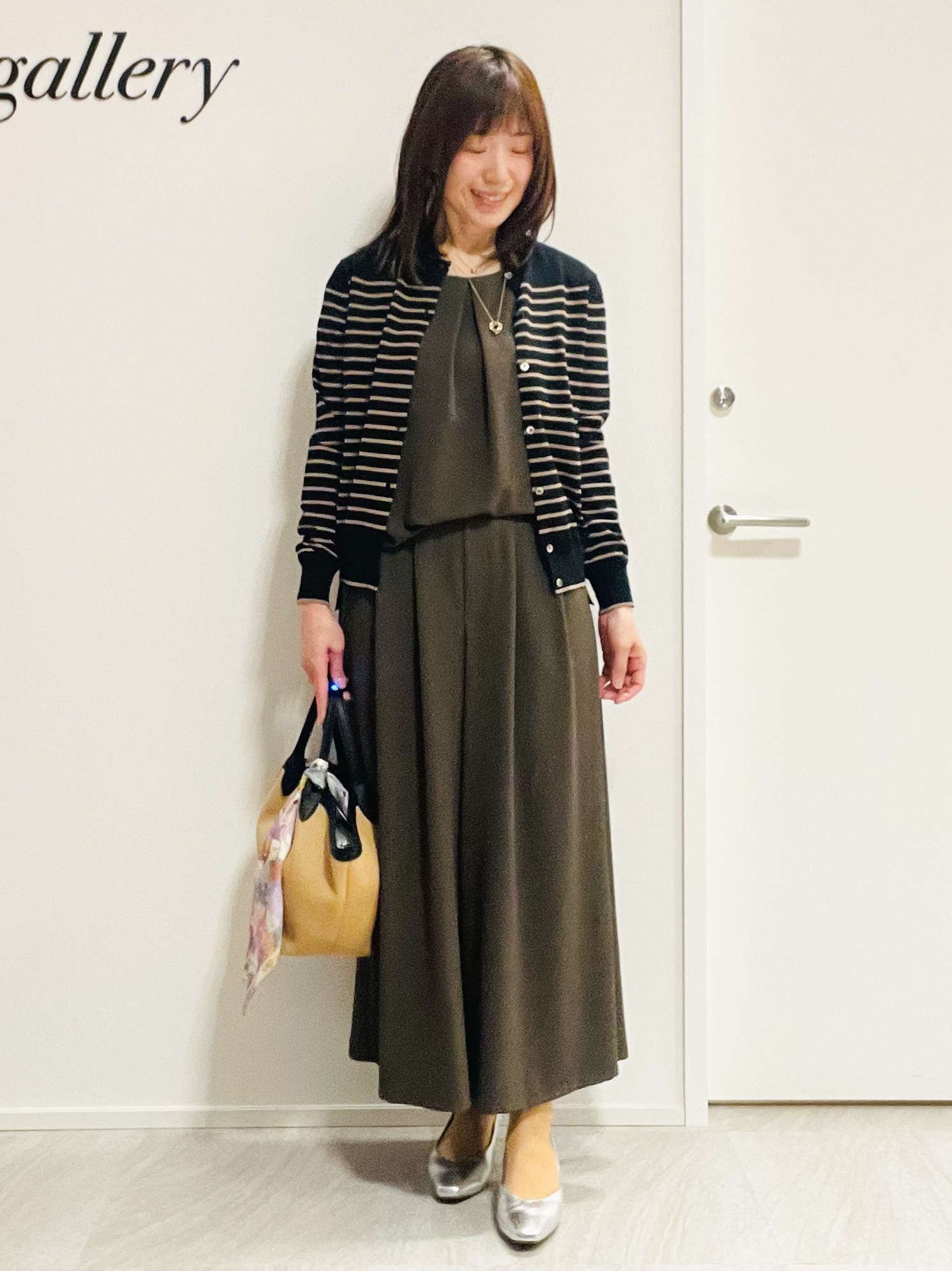 めいさんの「UNTITLED｜【前後2WAY/はっ水/セットアップ可】リラクシーフレンチスリーブブラウス」を使ったコーディネート