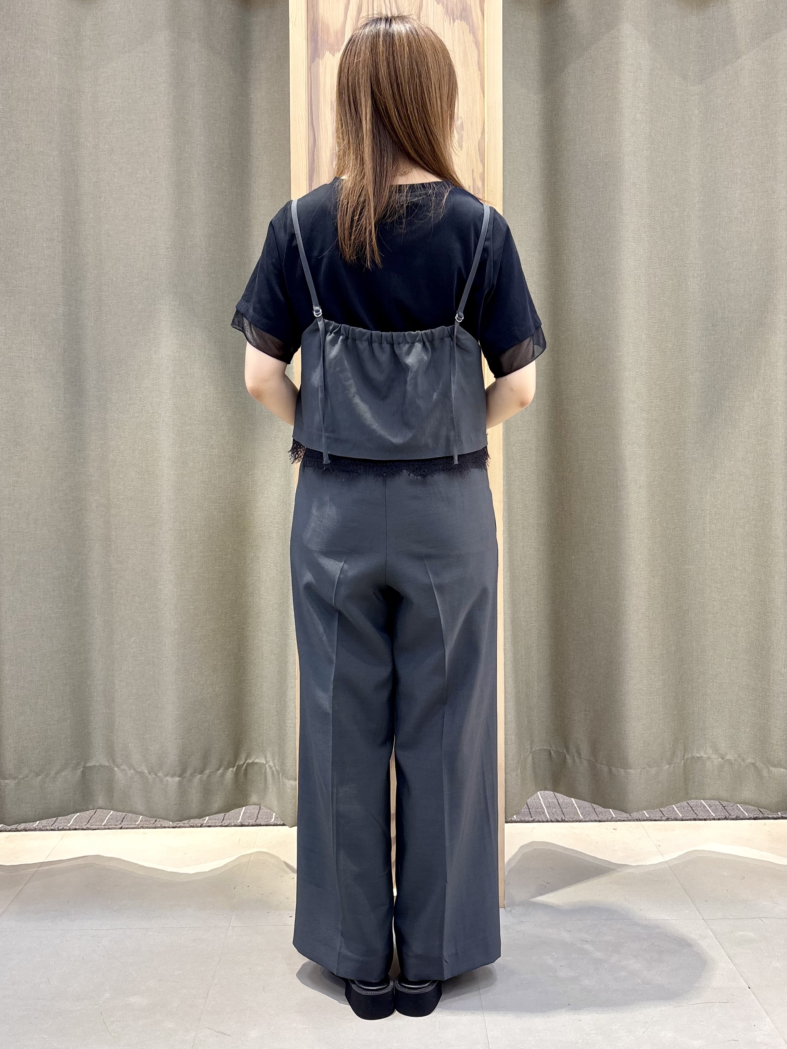 HaNeさんの「THE SHOP TK｜【セットアップ可】麻調 レース切り替えキャミ」を使ったコーディネート