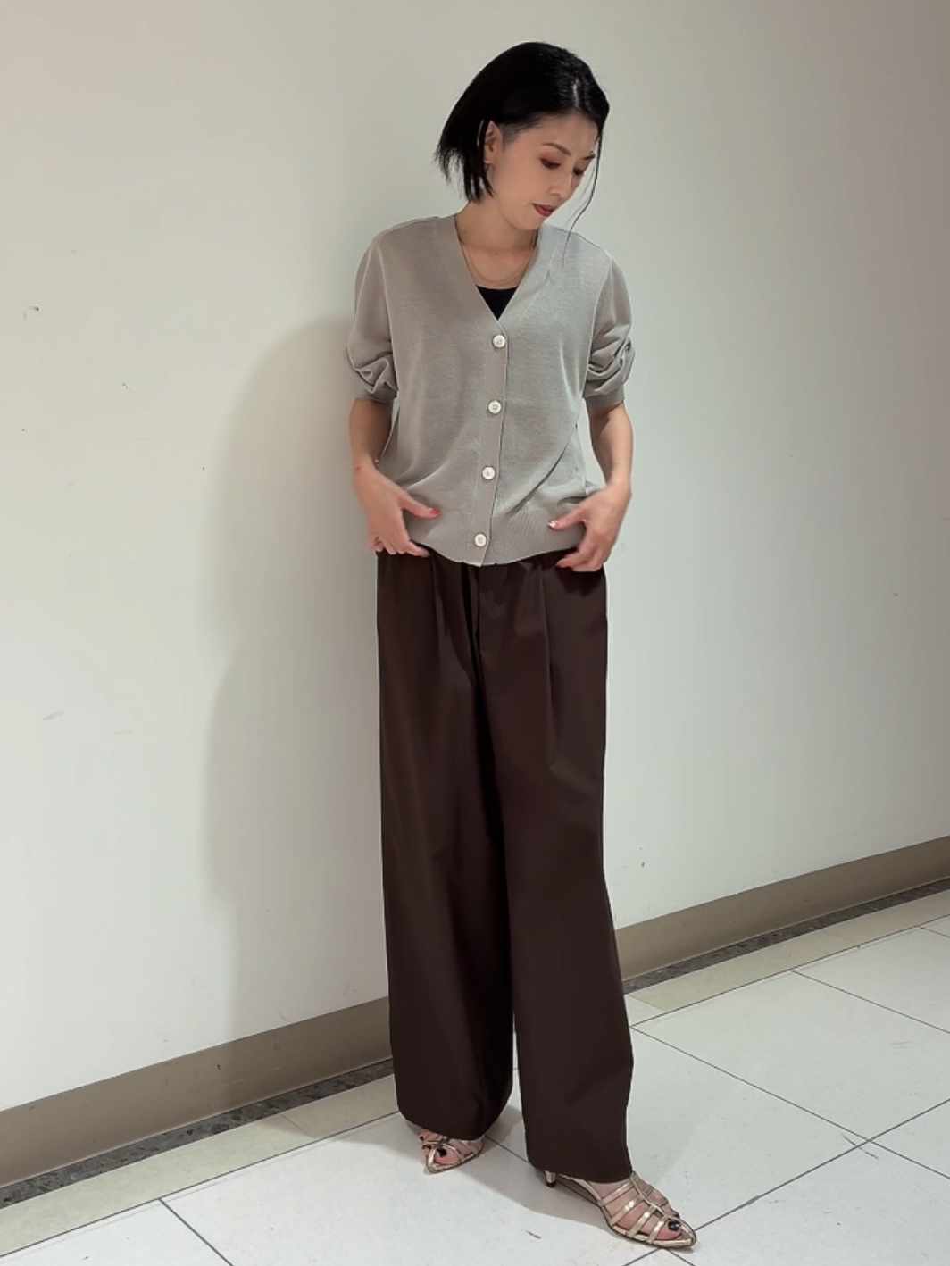 環さんの「UNTITLED｜【追加/ステンレス】カーヴィプレートショートネックレス」を使ったコーディネート