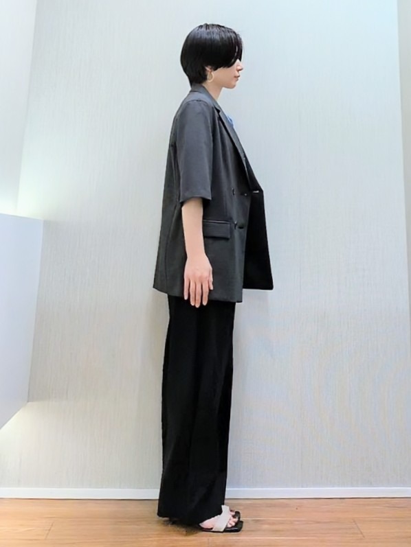 ミズタさんの「UNTITLED｜【シワになりにくい/セットアップ可/接触冷感】ハーフスリーブジャケット」を使ったコーディネート