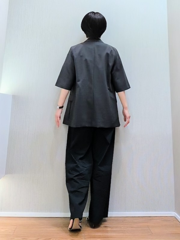 ミズタさんの「UNTITLED｜【シワになりにくい/セットアップ可/接触冷感】ハーフスリーブジャケット」を使ったコーディネート