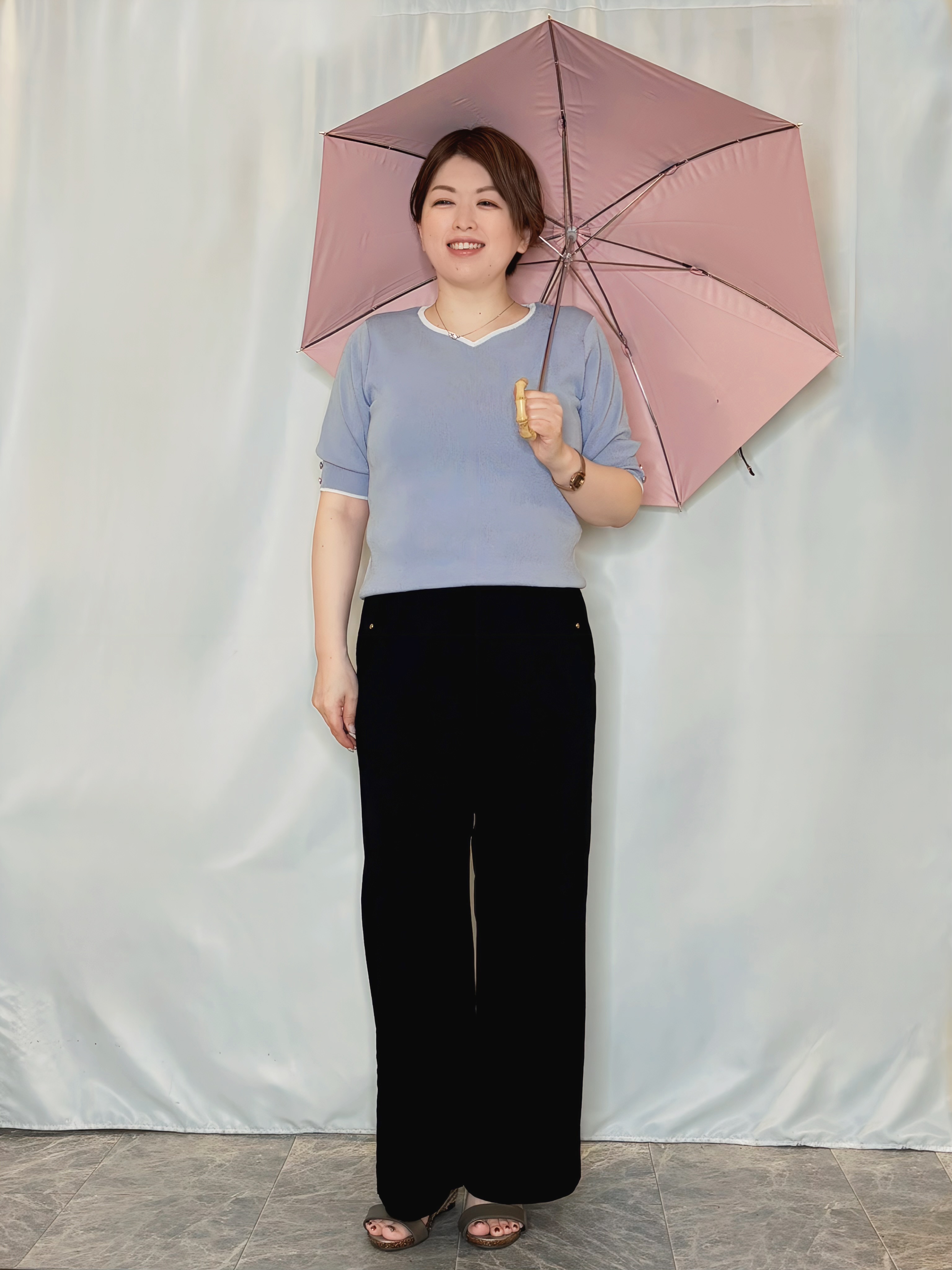 たみさんの「SHOO･LA･RUE｜【洗濯機可/UV/5分袖】ハートネックでお顔周りすっきり バイカラーニット」を使ったコーディネート