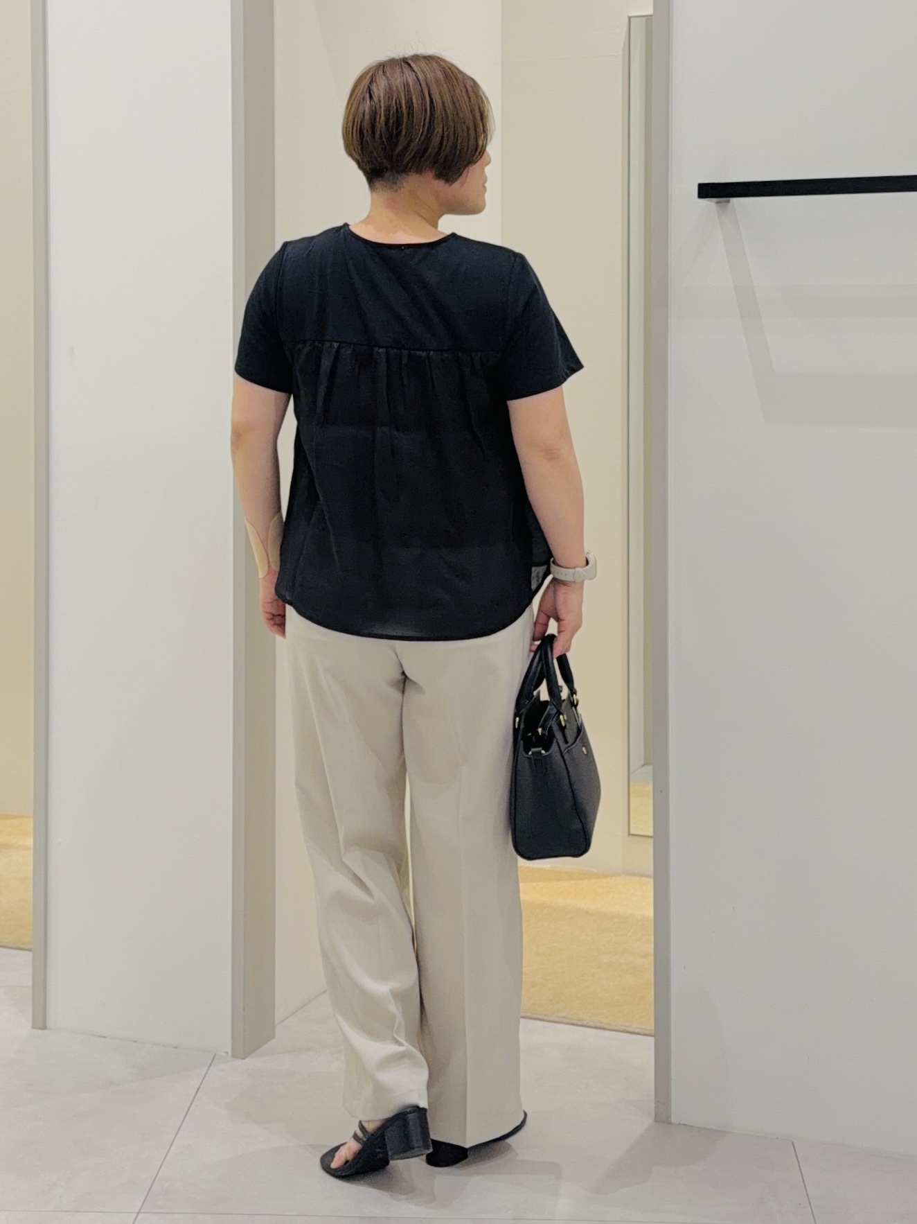 タナさんの「THE SHOP TK｜【ひんやり／吸水速乾／UV】ビスチェ風 切り替えTシャツ」を使ったコーディネート