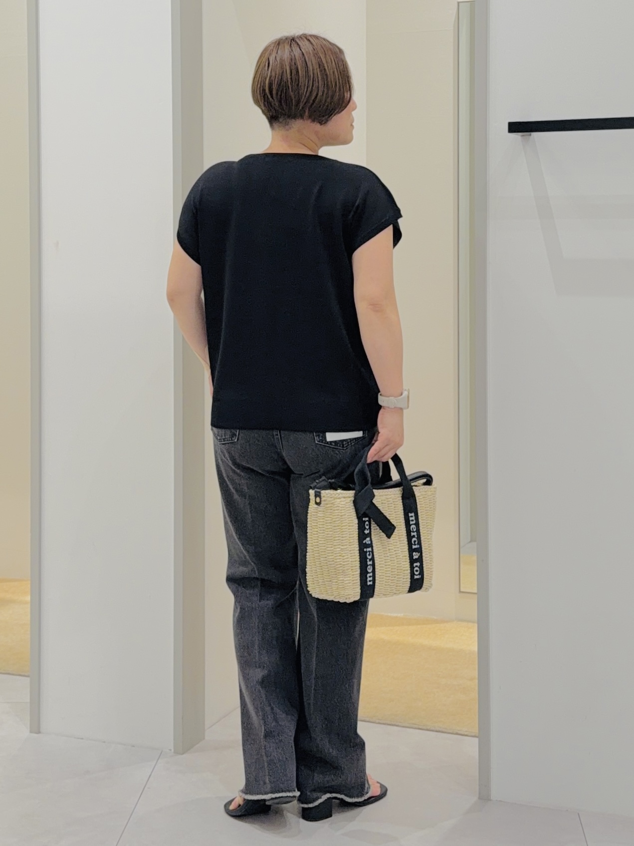 タナさんの「THE SHOP TK｜【S-XL/ひんやりタッチ】多機能フレンチスリーブニット 洗濯機OK/UVケア/毛玉になりにくい」を使ったコーディネート