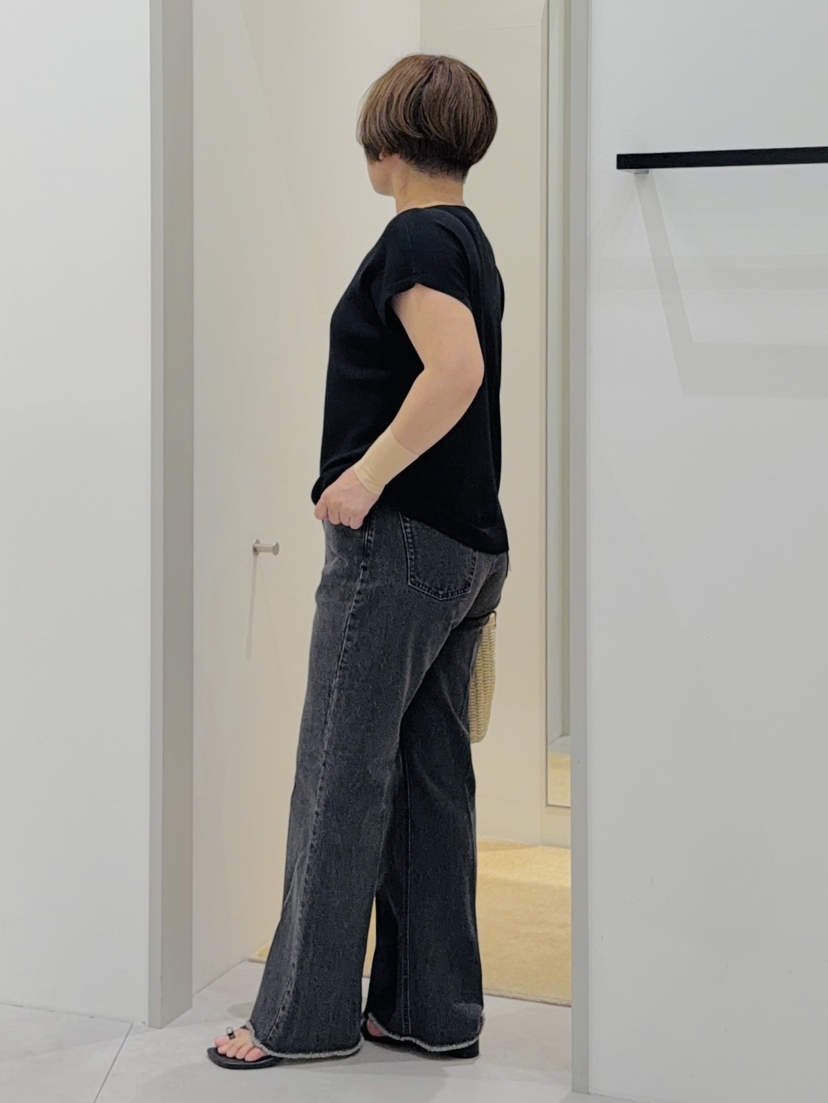 タナさんの「THE SHOP TK｜【S-XL/ひんやりタッチ】多機能フレンチスリーブニット 洗濯機OK/UVケア/毛玉になりにくい」を使ったコーディネート