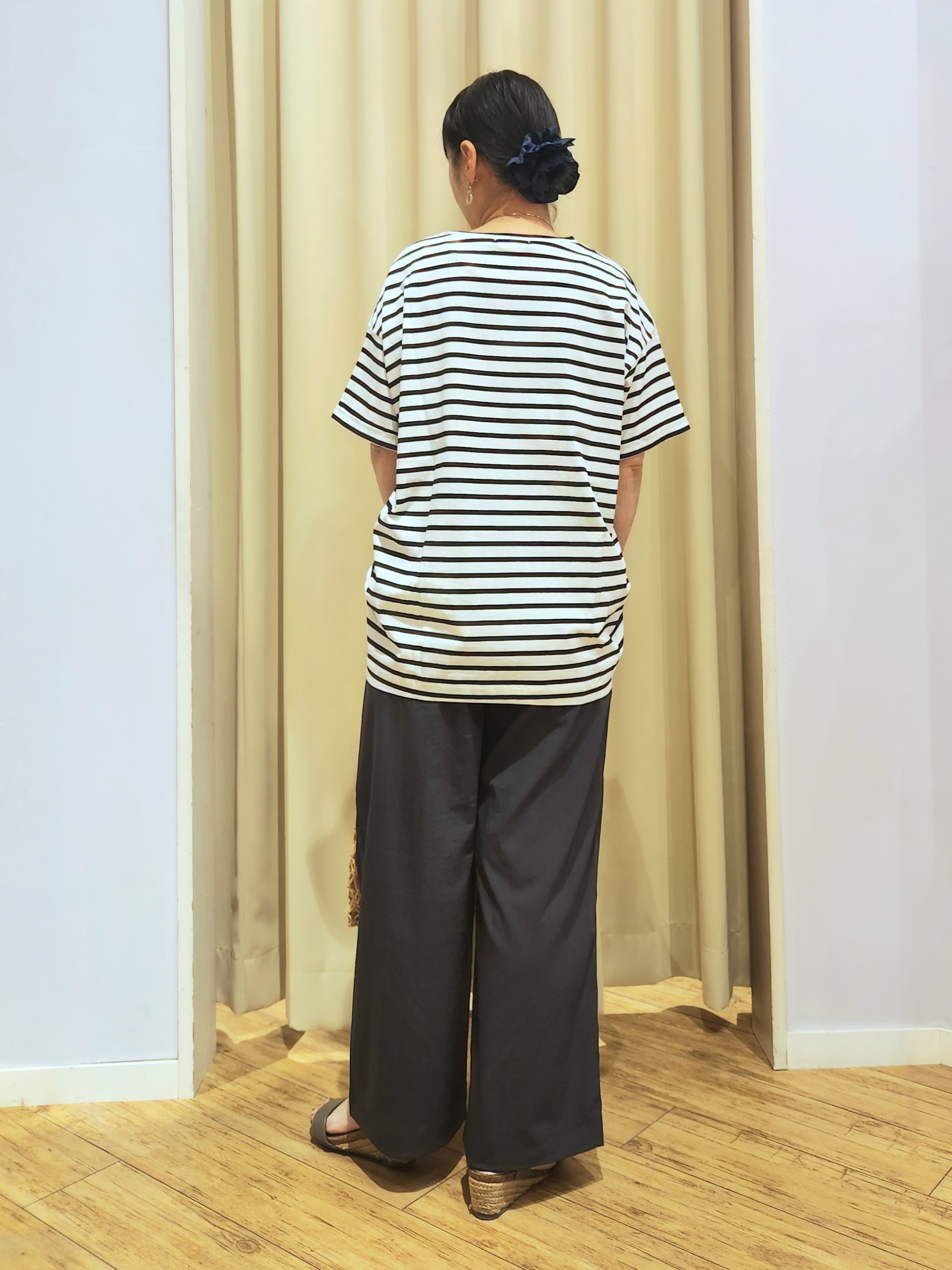 くまさんの「SHOO･LA･RUE｜【ひんやり/S-LL】インせず決まる フロントタックデザインTシャツ」を使ったコーディネート