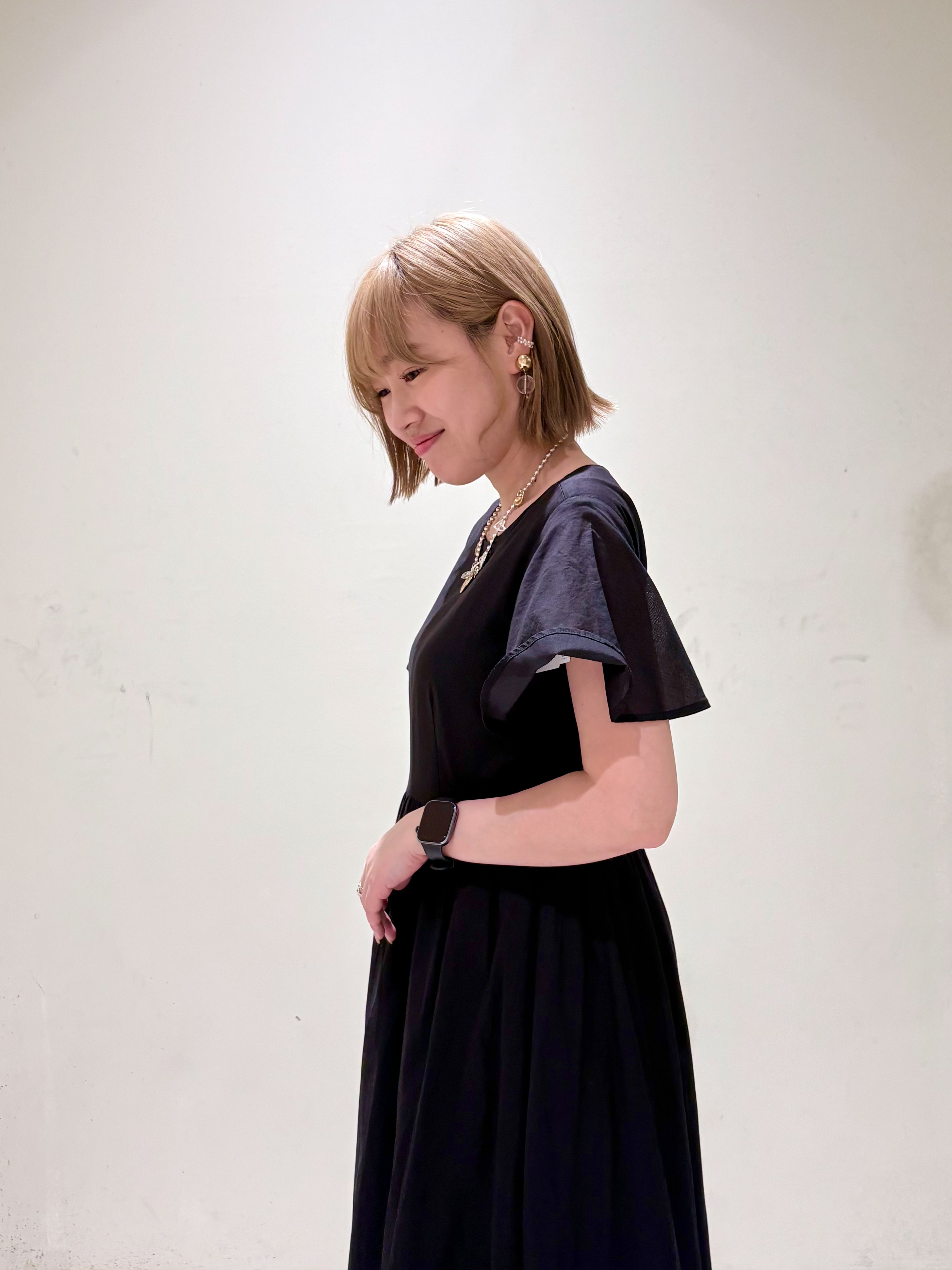 みきちぃさんの「OPAQUE.CLIP｜フレアスリーブ フィット＆フレアサマードレス【洗濯機OK】」を使ったコーディネート