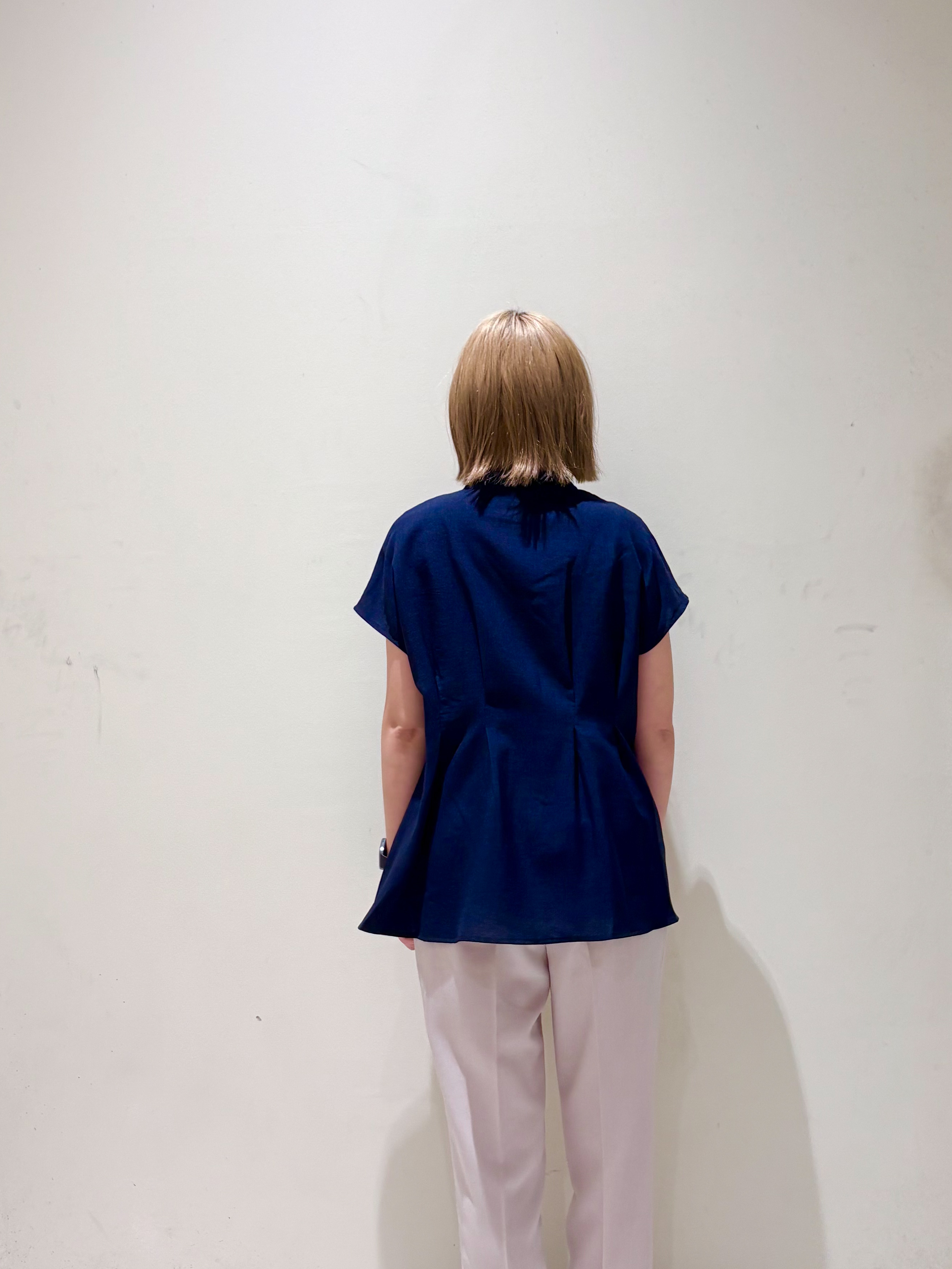 みきちぃさんの「OPAQUE.CLIP｜【接触冷感／吸水速乾】リネンライク タックフレンチスリーブブラウス《洗濯機OK》」を使ったコーディネート