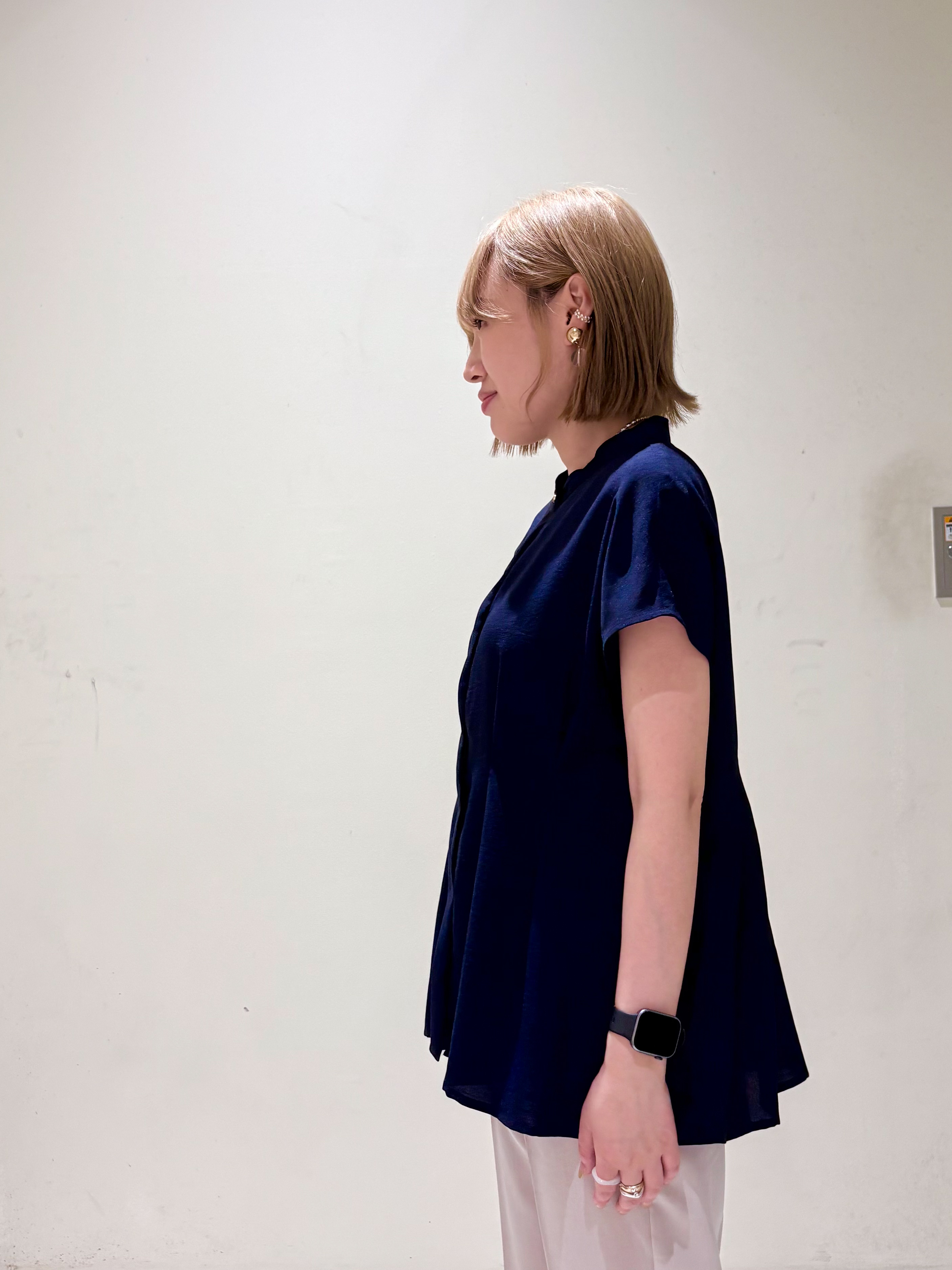 みきちぃさんの「OPAQUE.CLIP｜【接触冷感／吸水速乾】リネンライク タックフレンチスリーブブラウス《洗濯機OK》」を使ったコーディネート