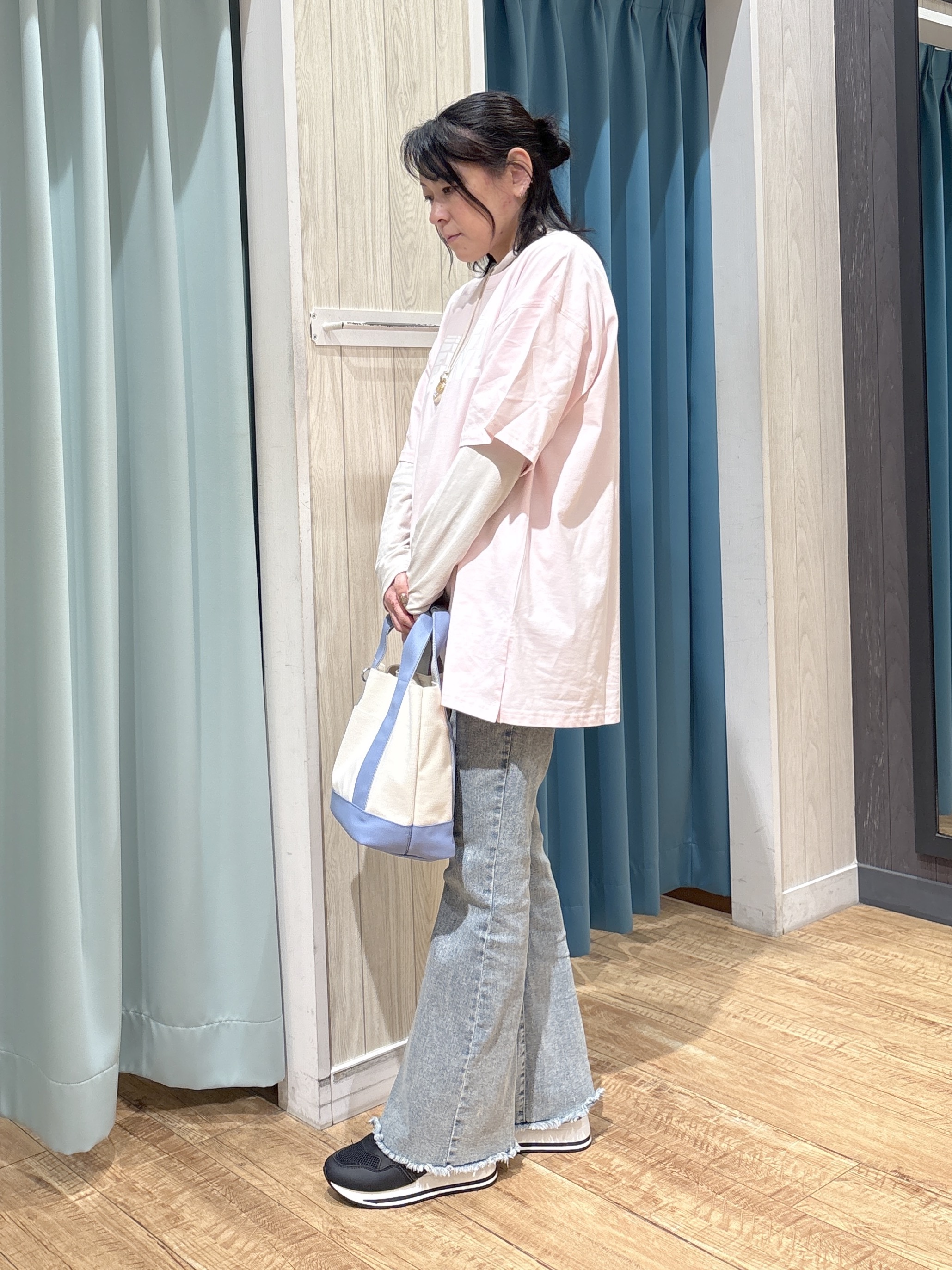 わかさんの「SHOO･LA･RUE｜【ひんやり】ゆるっと体型カバー BIGアソートTシャツ」を使ったコーディネート