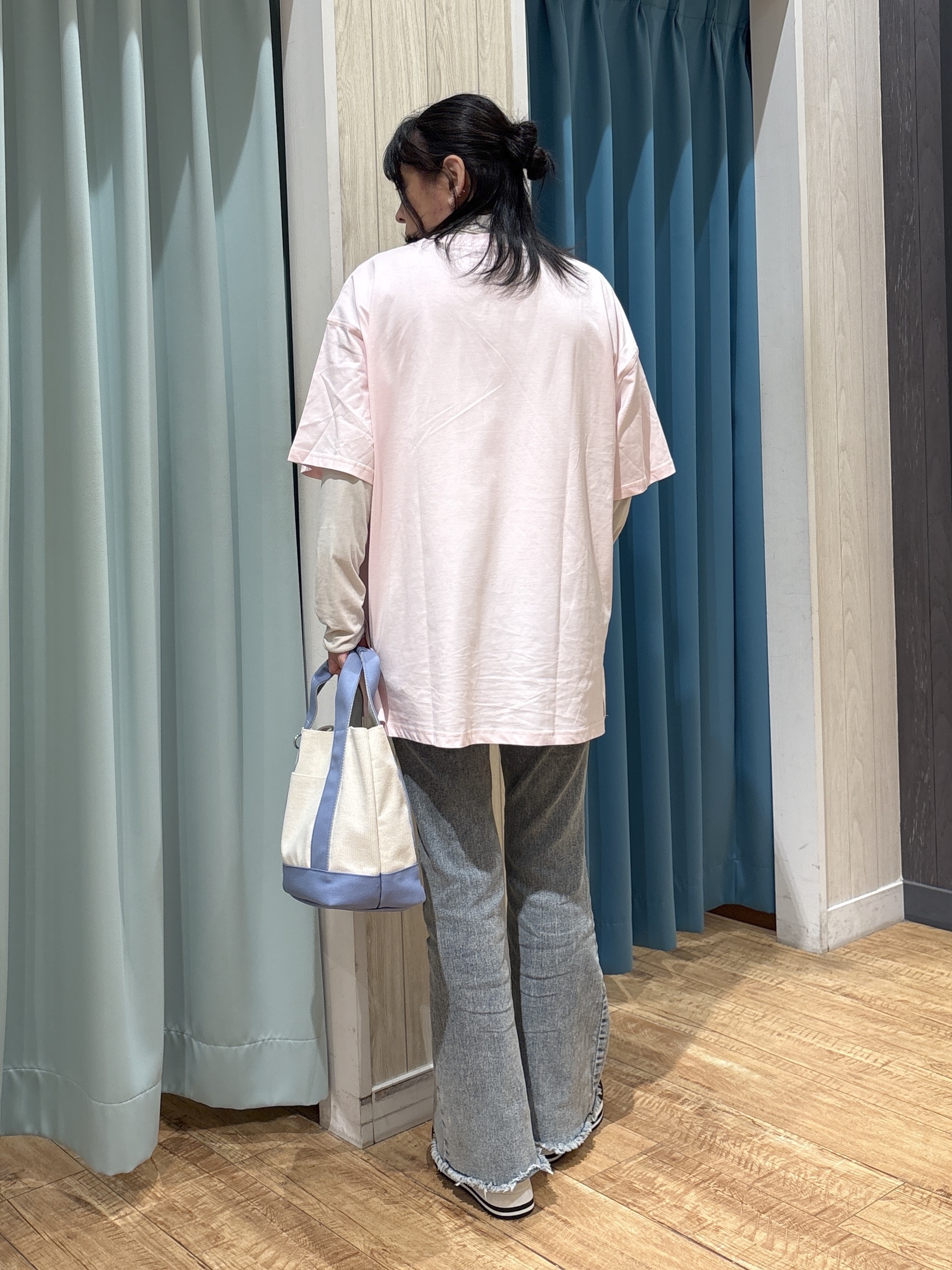 わかさんの「SHOO･LA･RUE｜【ひんやり】ゆるっと体型カバー BIGアソートTシャツ」を使ったコーディネート