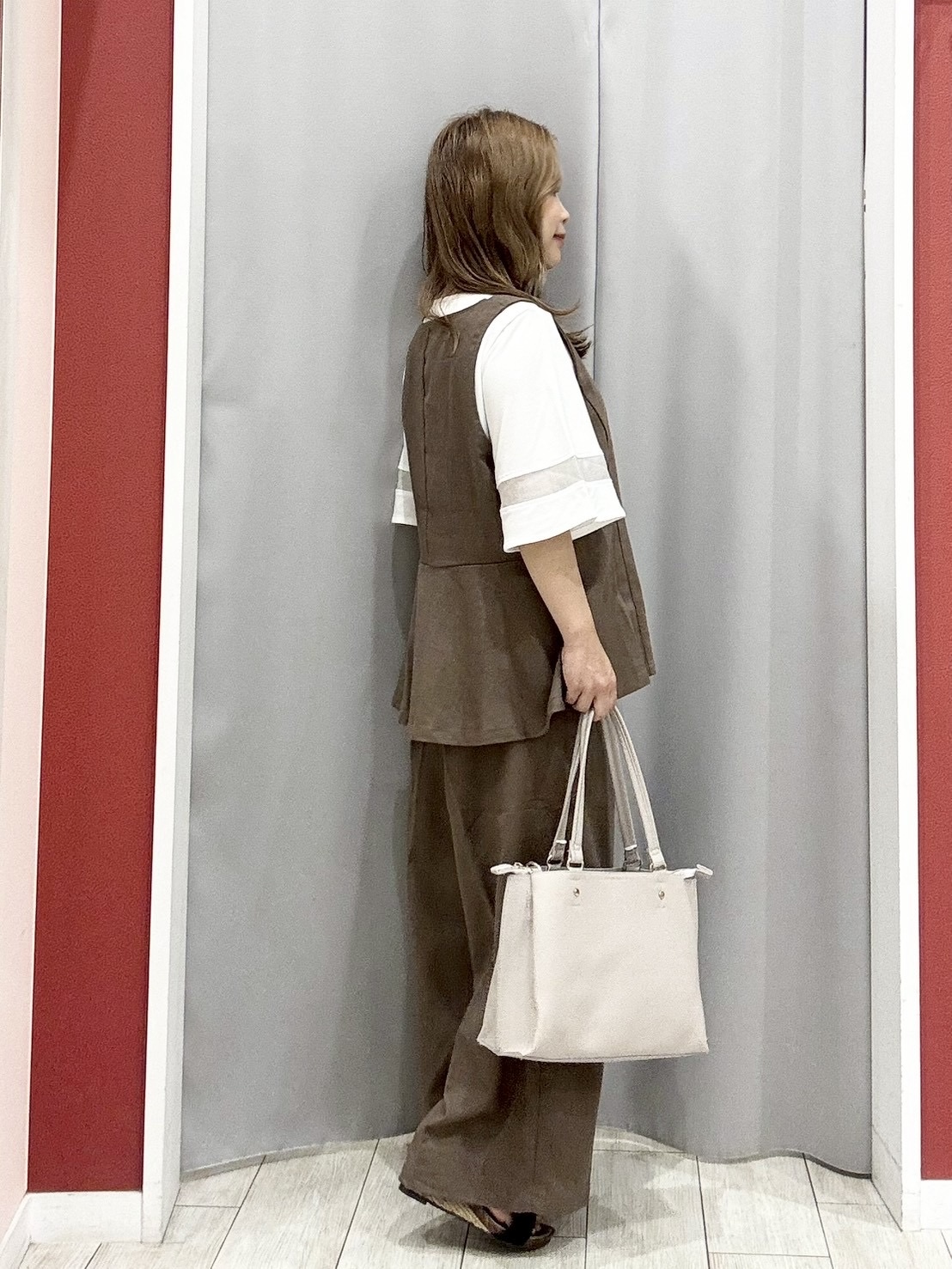 shioさんの「SHOO･LA･RUE｜【2点セット/S-LL】迷わず着られる 麻調ビスチェ＋ワイドパンツセット」を使ったコーディネート