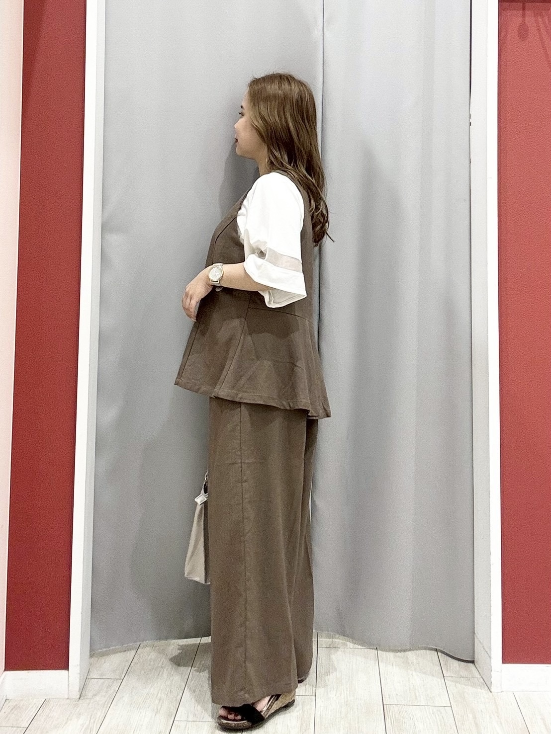 shioさんの「SHOO･LA･RUE｜【2点セット/S-LL】迷わず着られる 麻調ビスチェ＋ワイドパンツセット」を使ったコーディネート