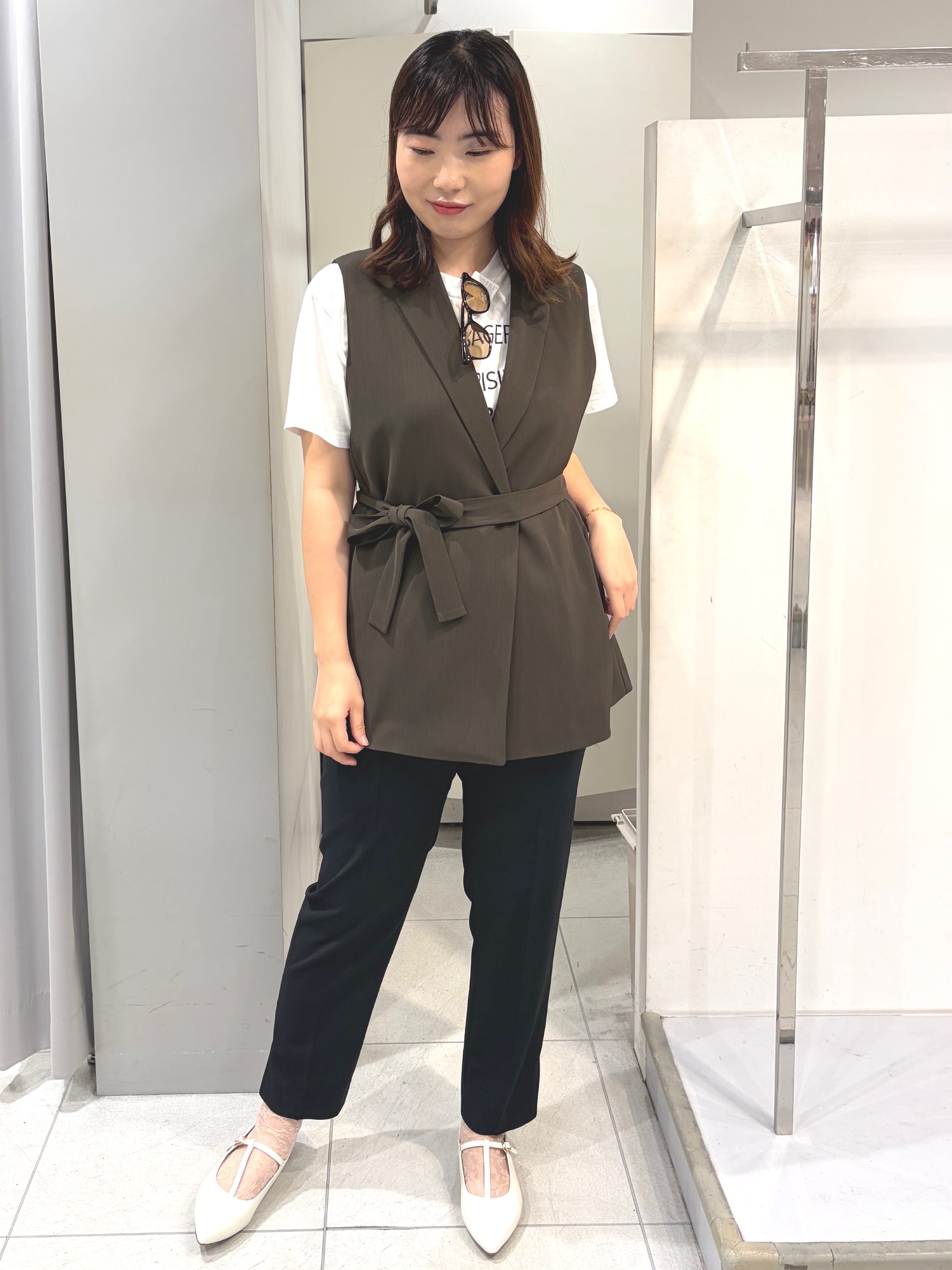 AZUSAさんの「Reflect｜【セットアップ可】テーラードカラーミディアム丈ジレ」を使ったコーディネート