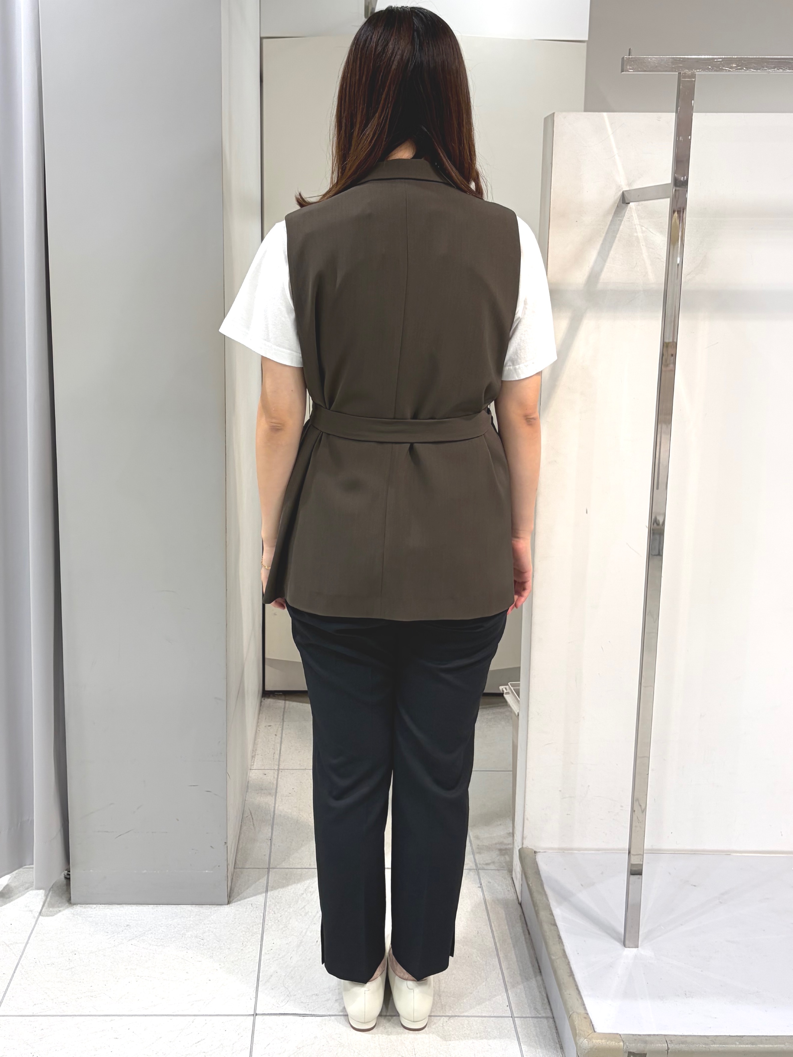 AZUSAさんの「Reflect｜【セットアップ可】テーラードカラーミディアム丈ジレ」を使ったコーディネート