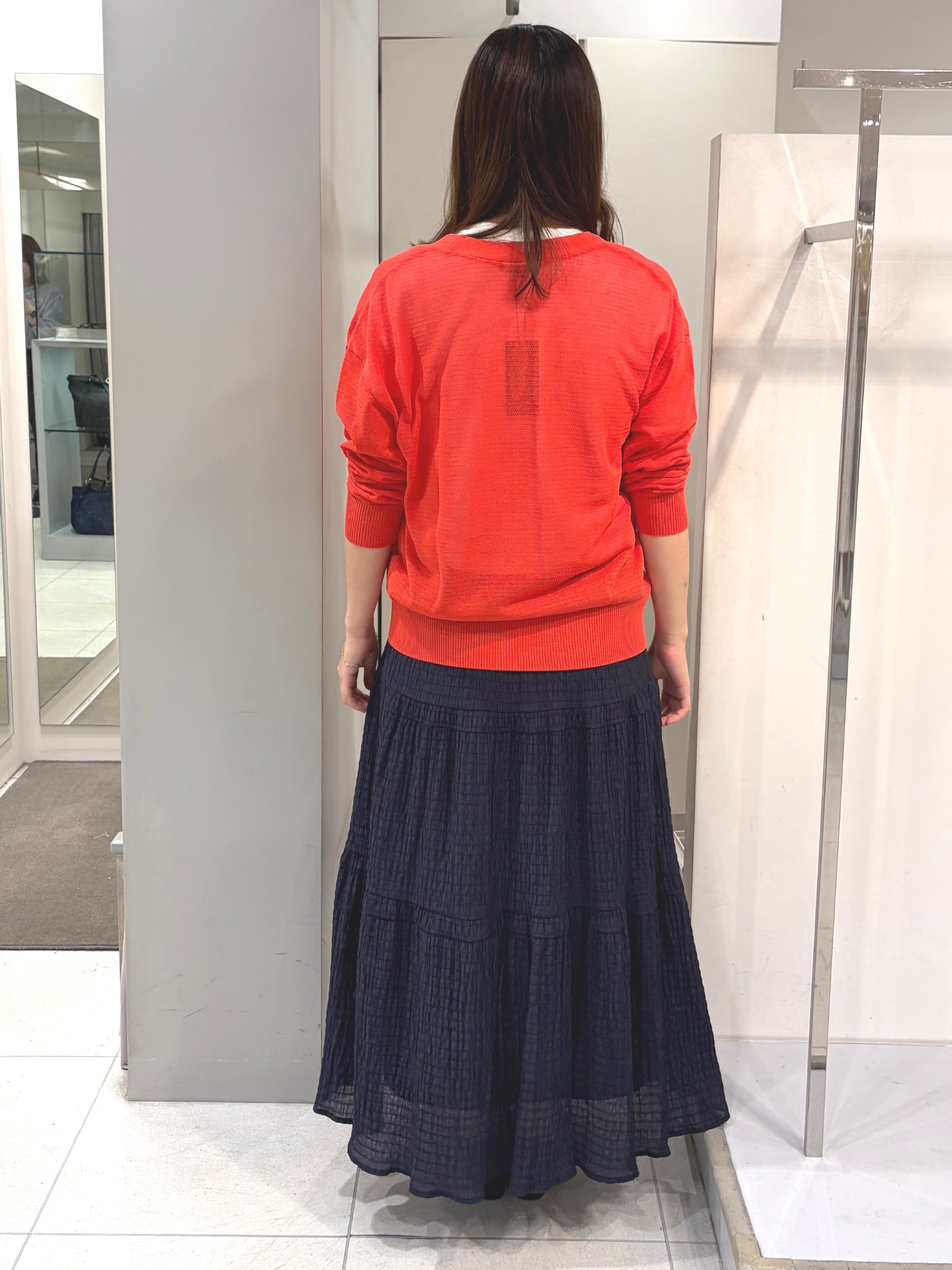 AZUSAさんの「Reflect｜オフボディVネックニットカーディガン」を使ったコーディネート