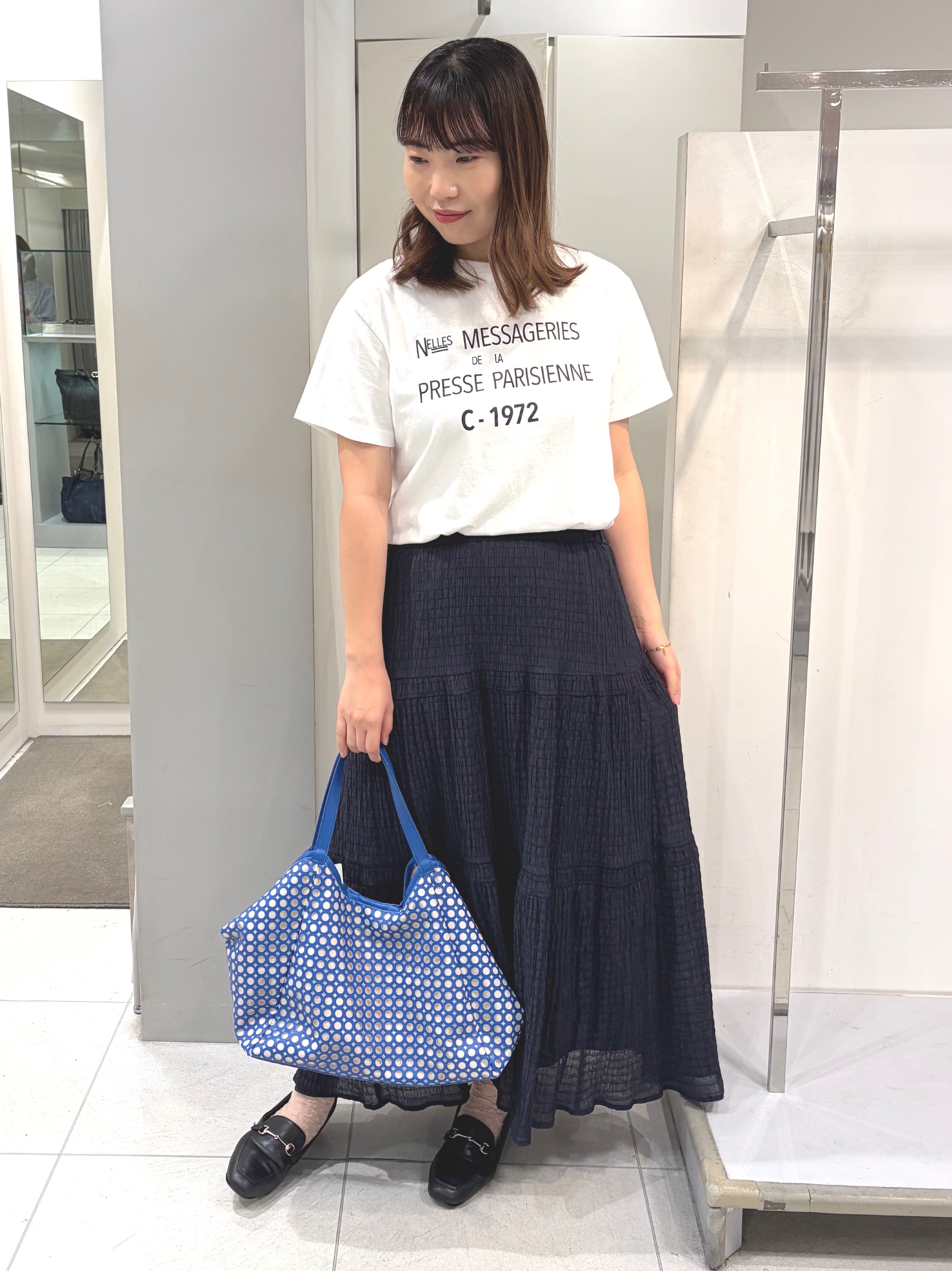 AZUSAさんの「Reflect｜オフボディVネックニットカーディガン」を使ったコーディネート