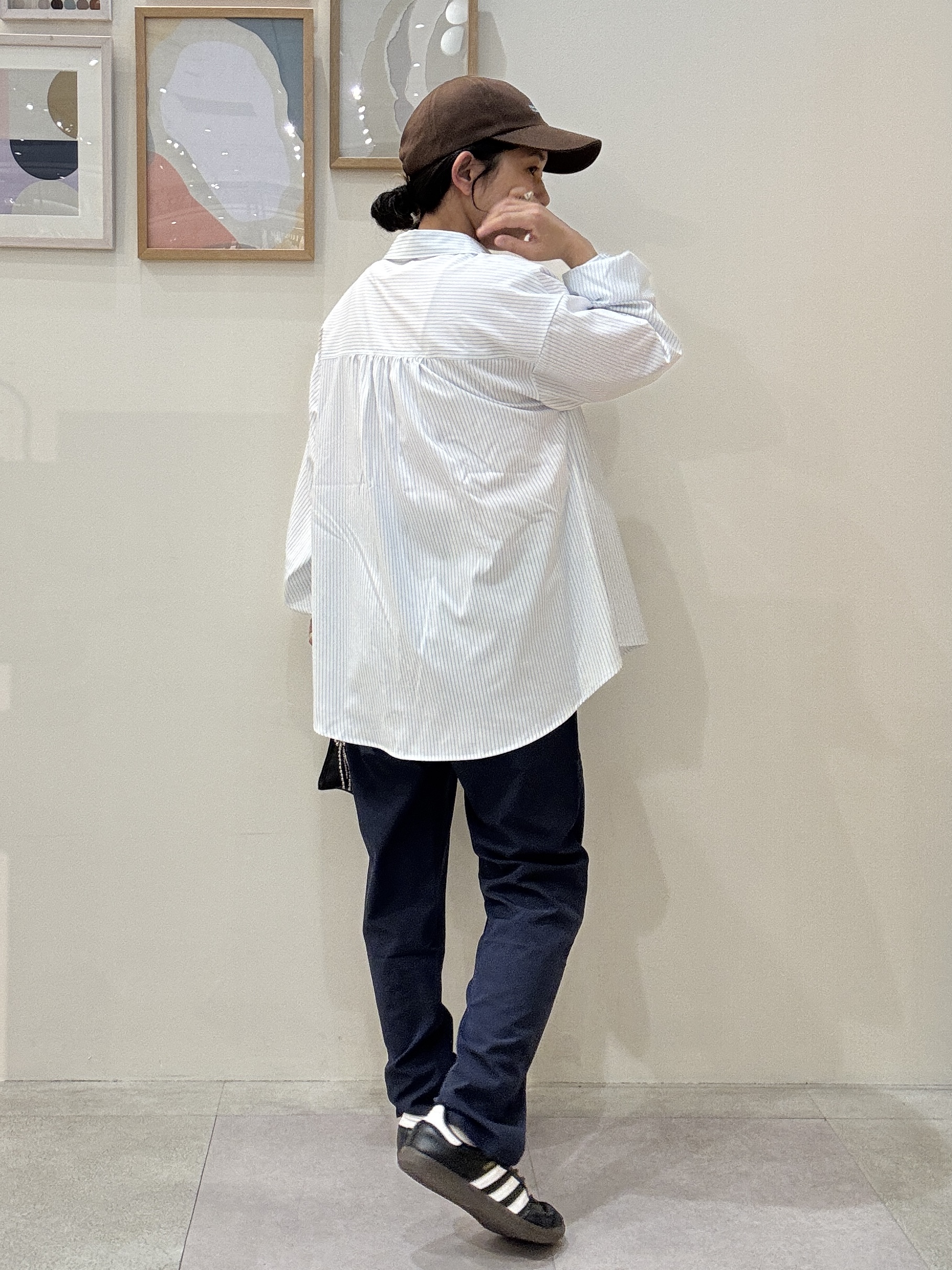 たけぴさんの「SHOO･LA･RUE｜【ひんやり/UV/吸水速乾/洗濯後しわになりにくい】ラッシュガードにもなる ストライプシャツ」を使ったコーディネート