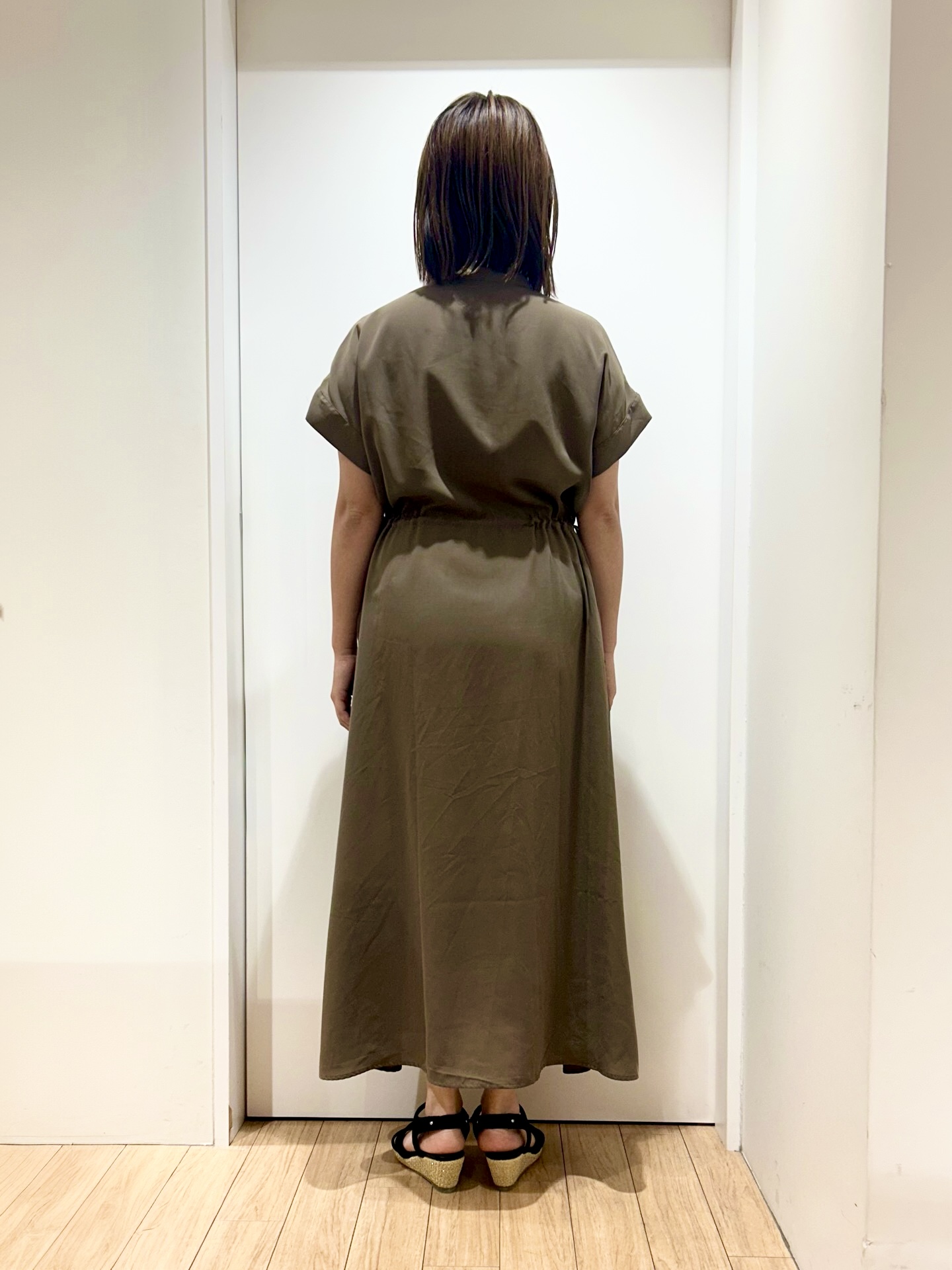 shihoさんの「grove｜【洗える/体型カバー】ウエストドロストワンピース」を使ったコーディネート