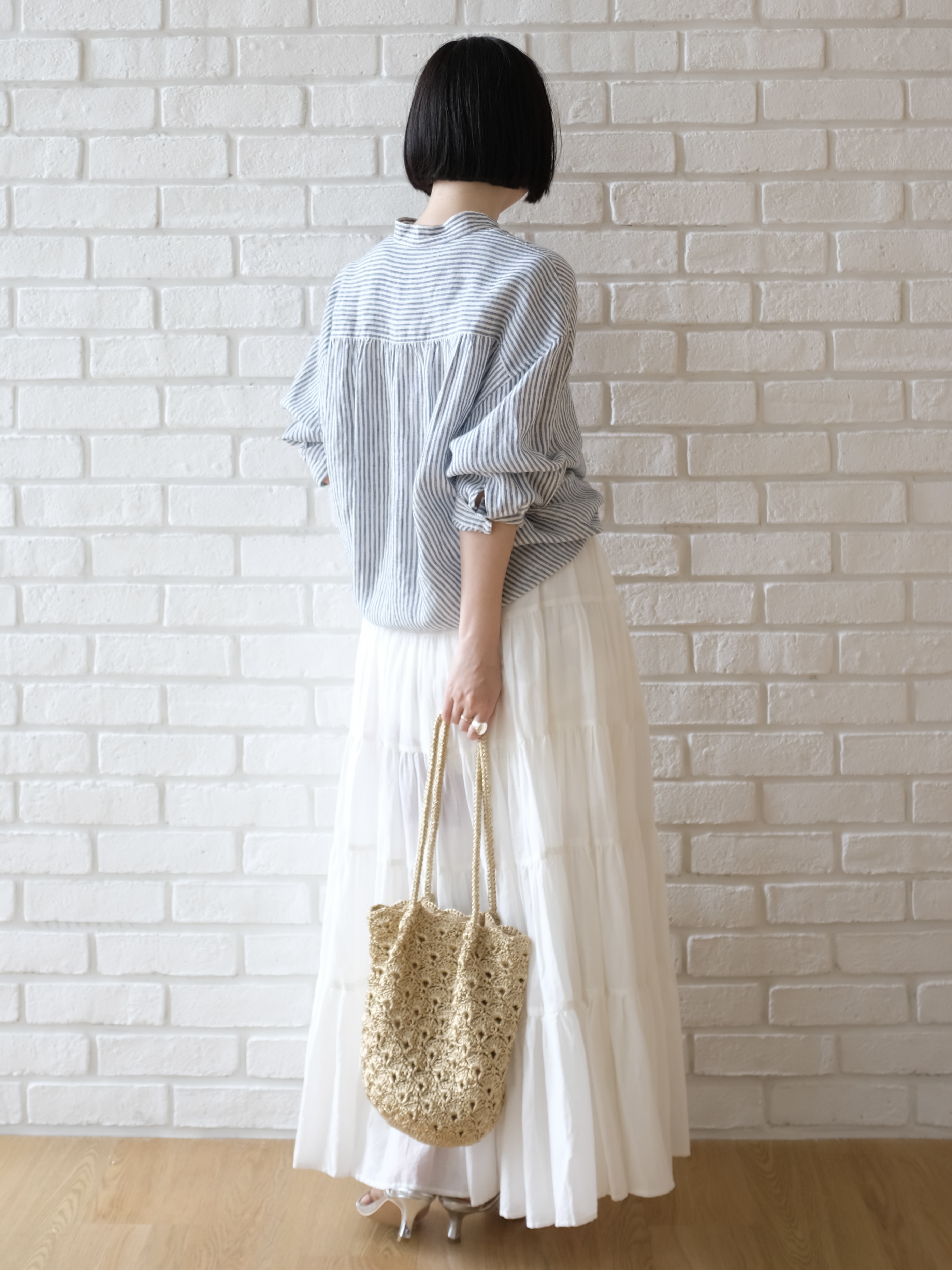 Kishimotoさんの「DRESSTERIOR｜【2WAY/羽織にも】ウォッシャブルリネン ドロストシャツ」を使ったコーディネート