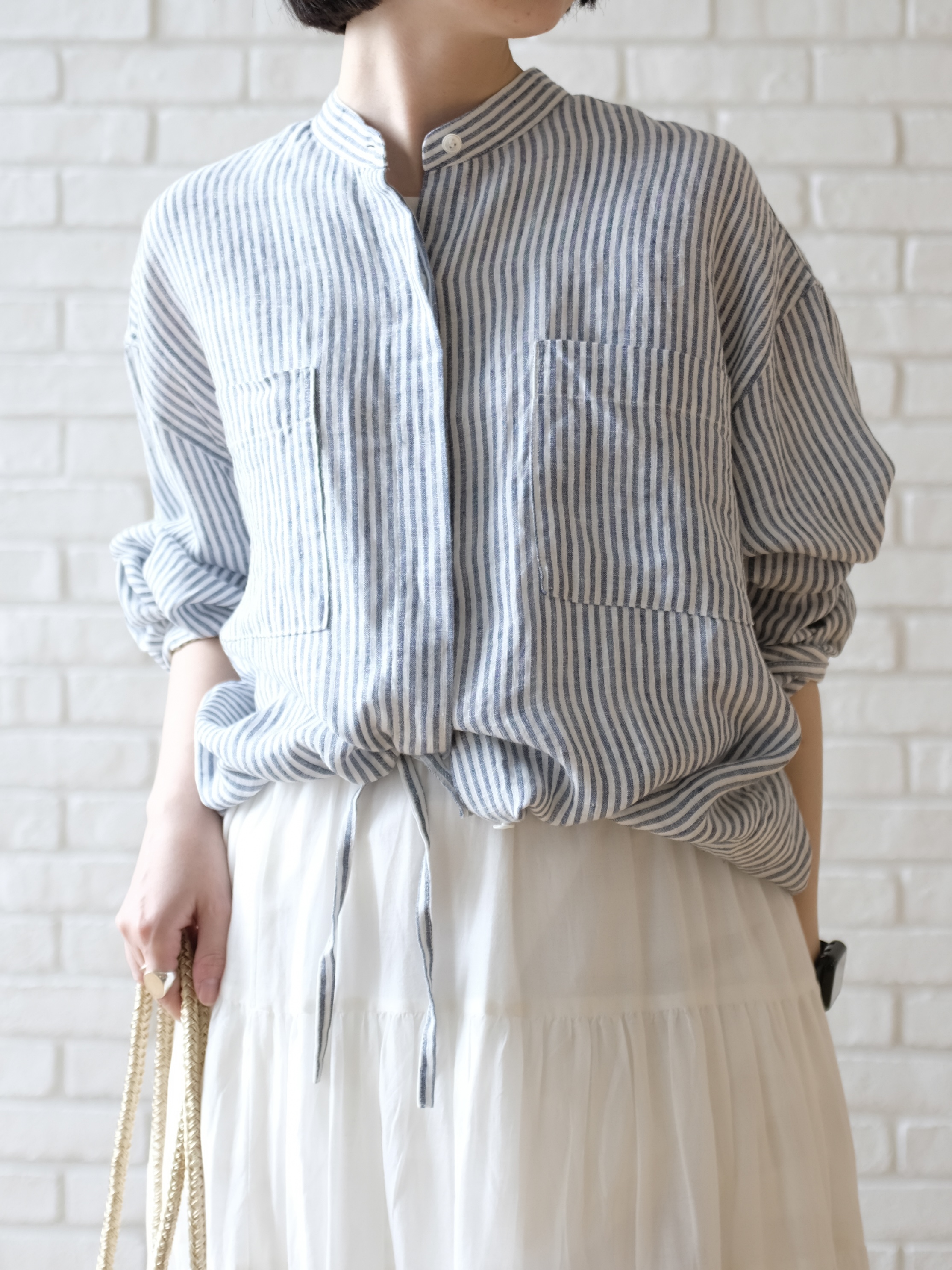 Kishimotoさんの「DRESSTERIOR｜【2WAY/羽織にも】ウォッシャブルリネン ドロストシャツ」を使ったコーディネート