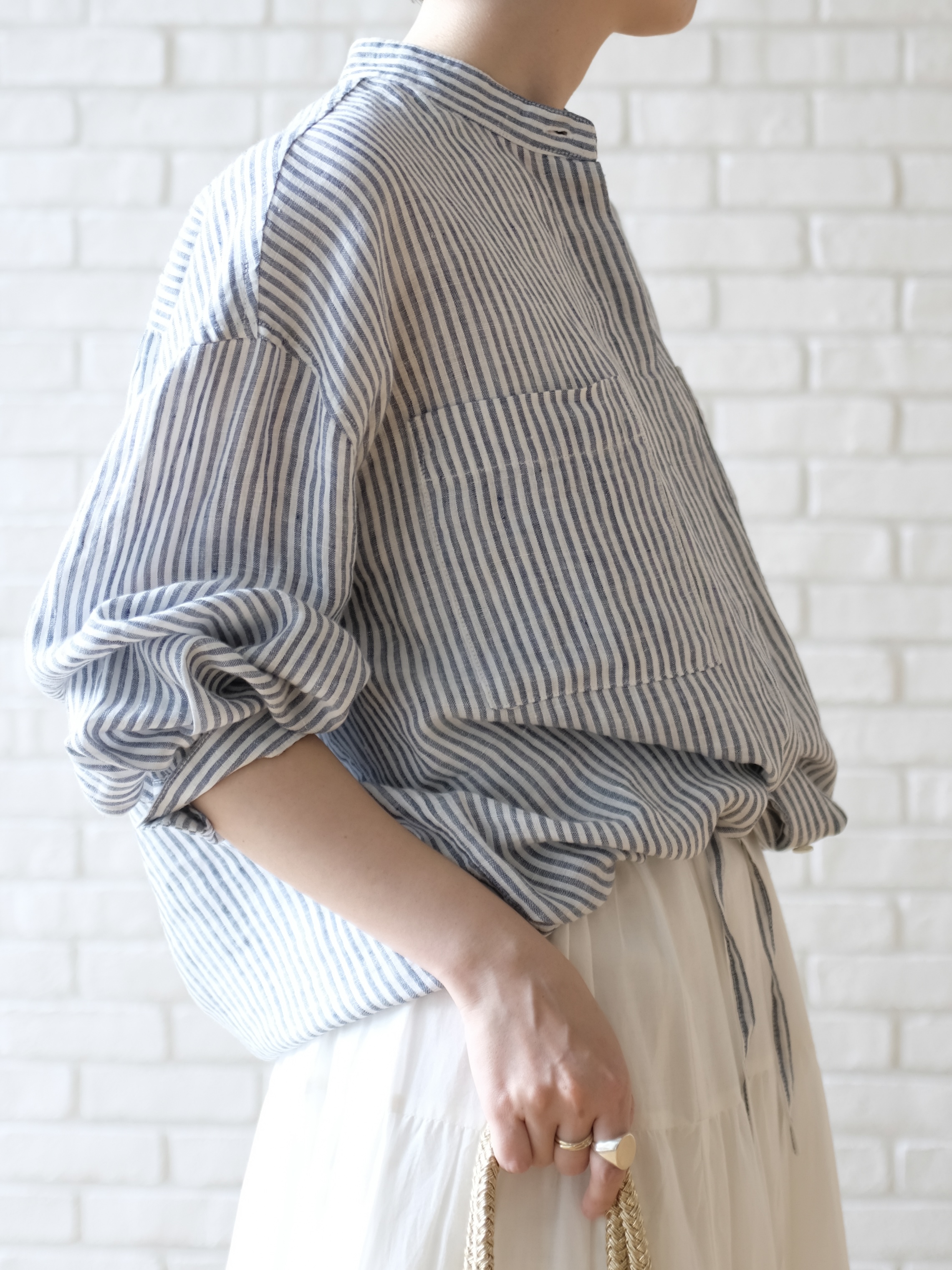 Kishimotoさんの「DRESSTERIOR｜【2WAY/羽織にも】ウォッシャブルリネン ドロストシャツ」を使ったコーディネート